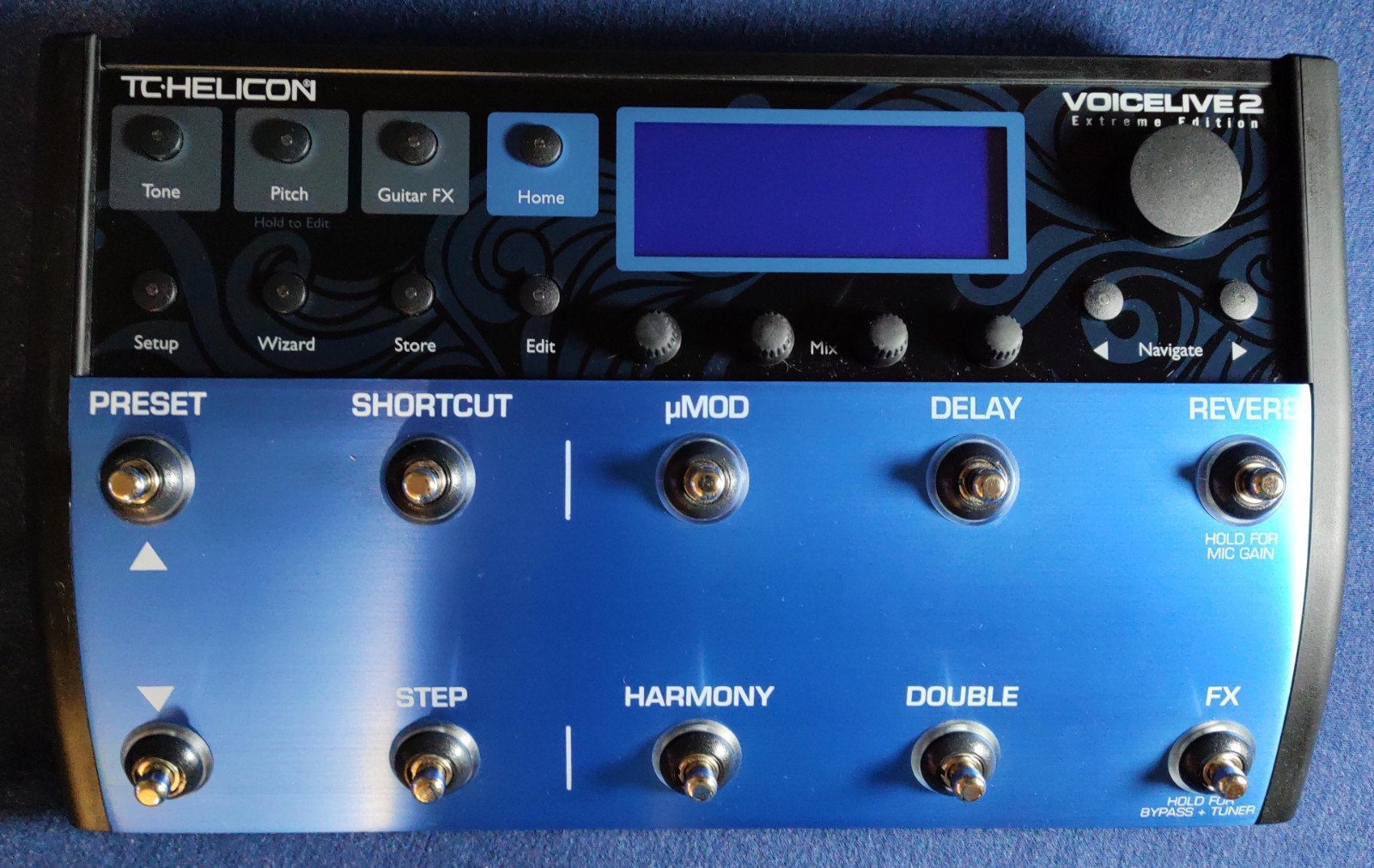 TC-Helicon VoiceLive 2 Extreme Edition vocal processor and harmonizer
