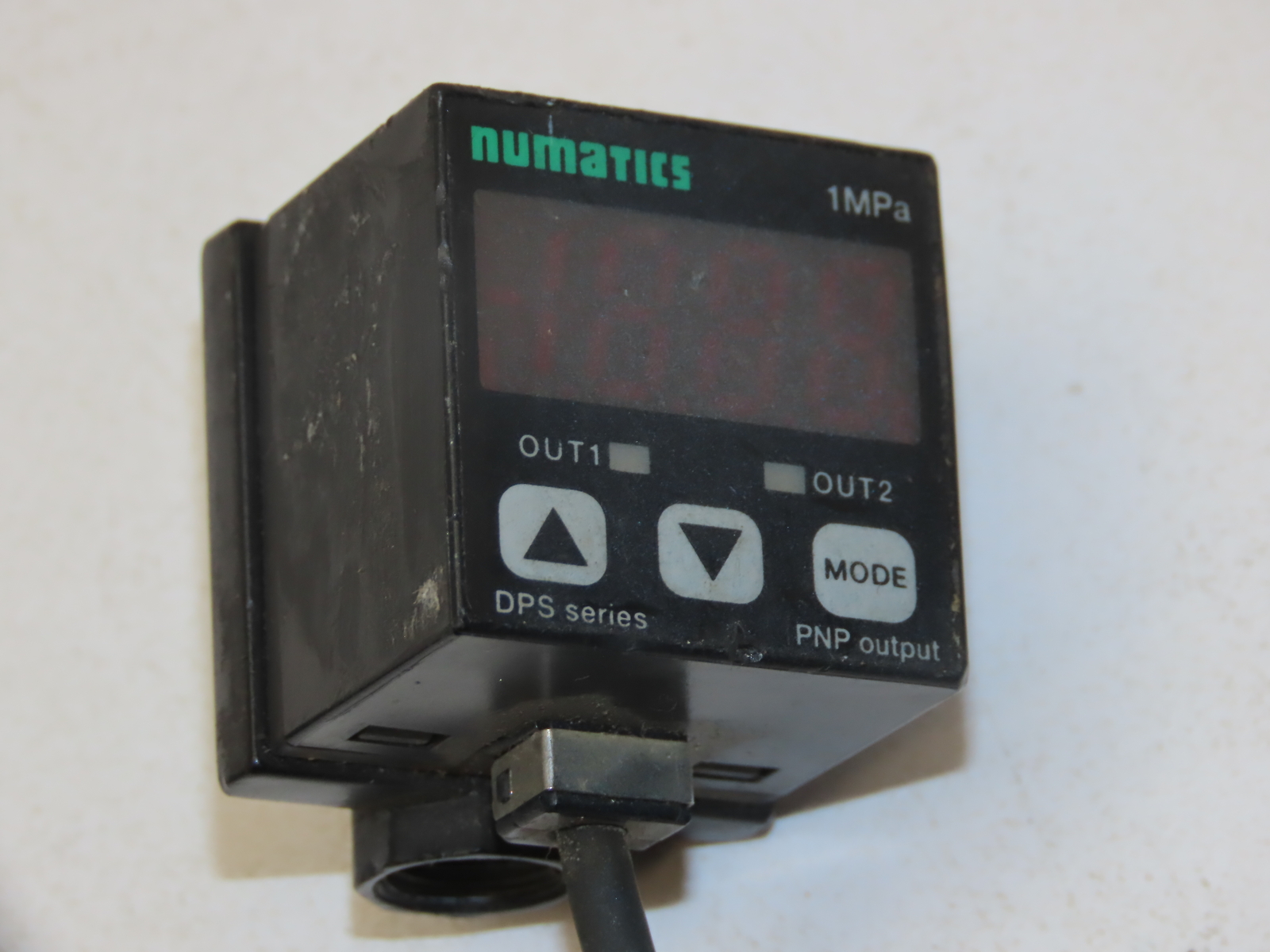 NEUMATICS DPS-180P-2 DIGITAL PRESSURE SENSOR 1/8 NPTF