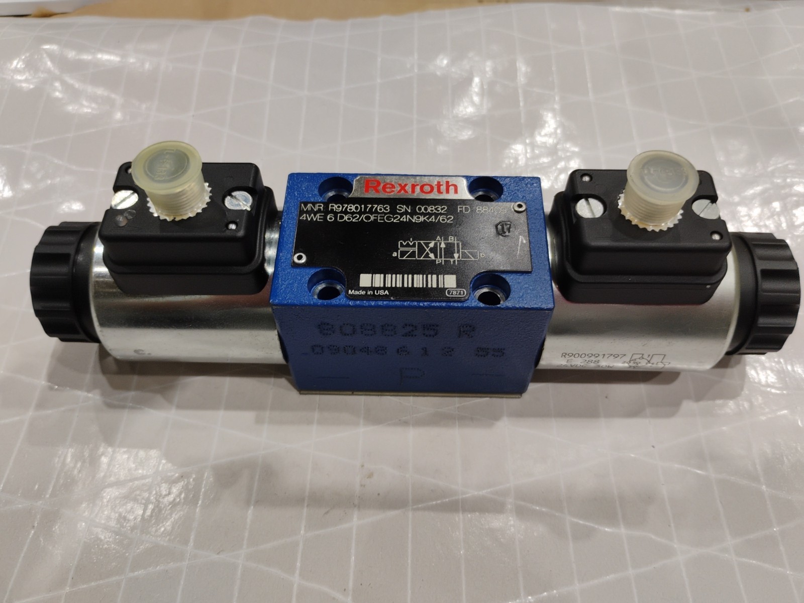 Rexroth, R978017763, 4WE 6 D62/OFEG24N9K4/62, Hydraulic Directional Valve Bosch