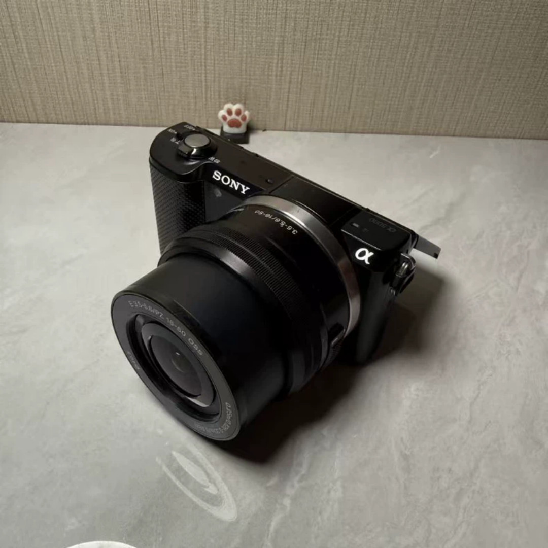 Sony Alpha a5000 Mirrorless Digital Camera 16-50mm Lens Black Complete Kit