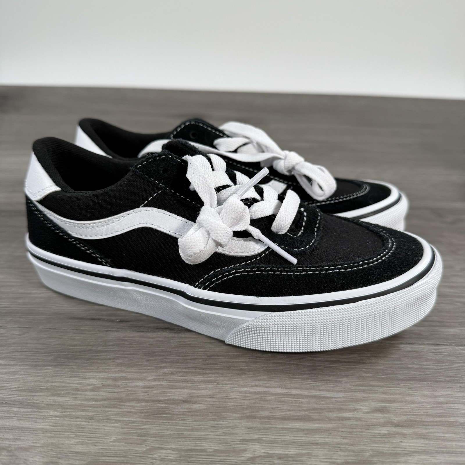 Vans Old Skool Shoes Youth Size 2 Black White Suede Skate Sneakers Classic
