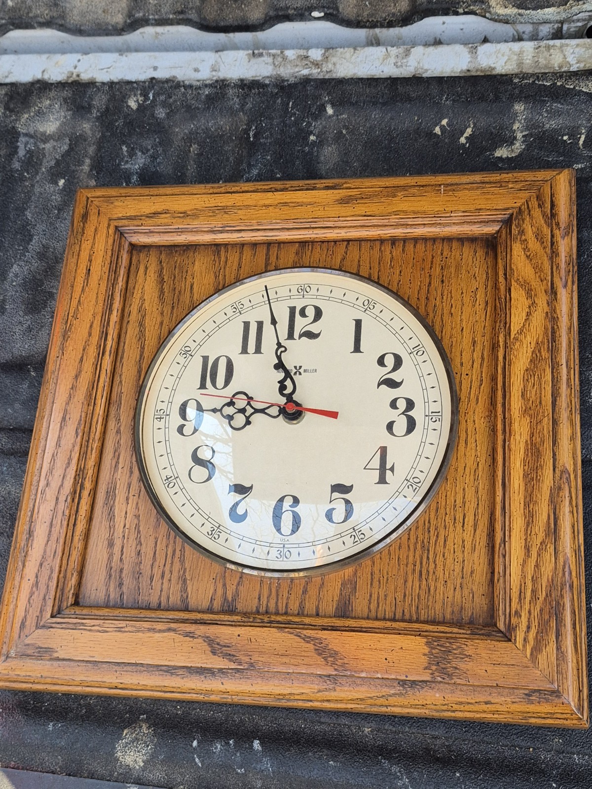 Vintage Howard Miller Quartz Wooden Wall Clock Style #612-468 Lake Geneva Wisc