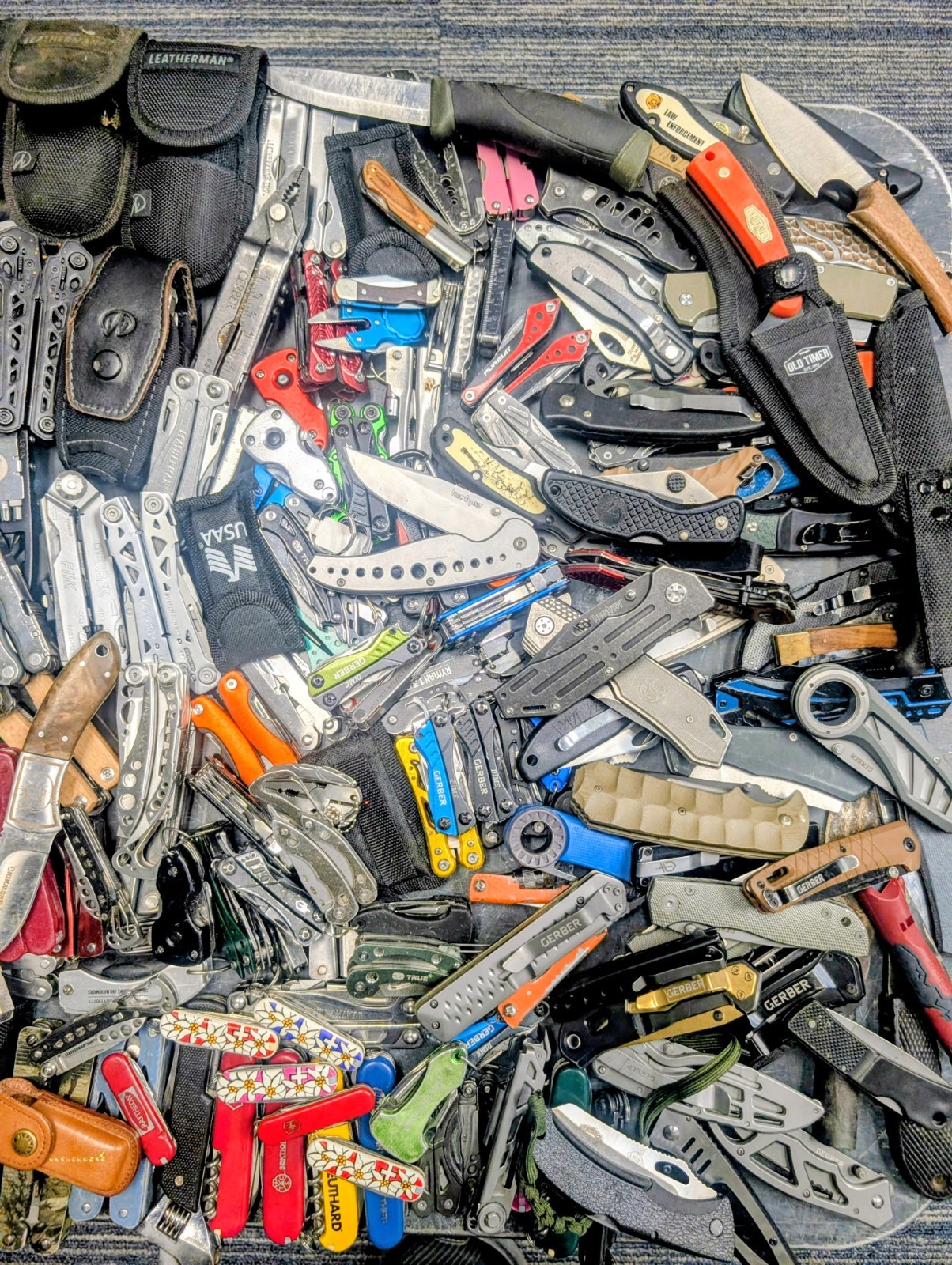2+ Pound Grab Bag Lot TSA Confiscated EDC Multitool Kn*ves Utility Tools 2# 2lb