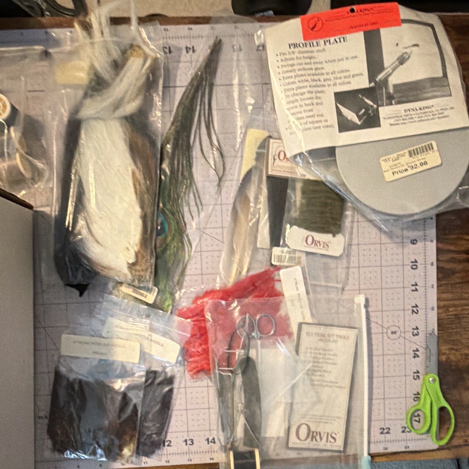 Orvis Fly Tying Kit 7708 00 61 Trout Freshwater w/ Tools & Extra Materials