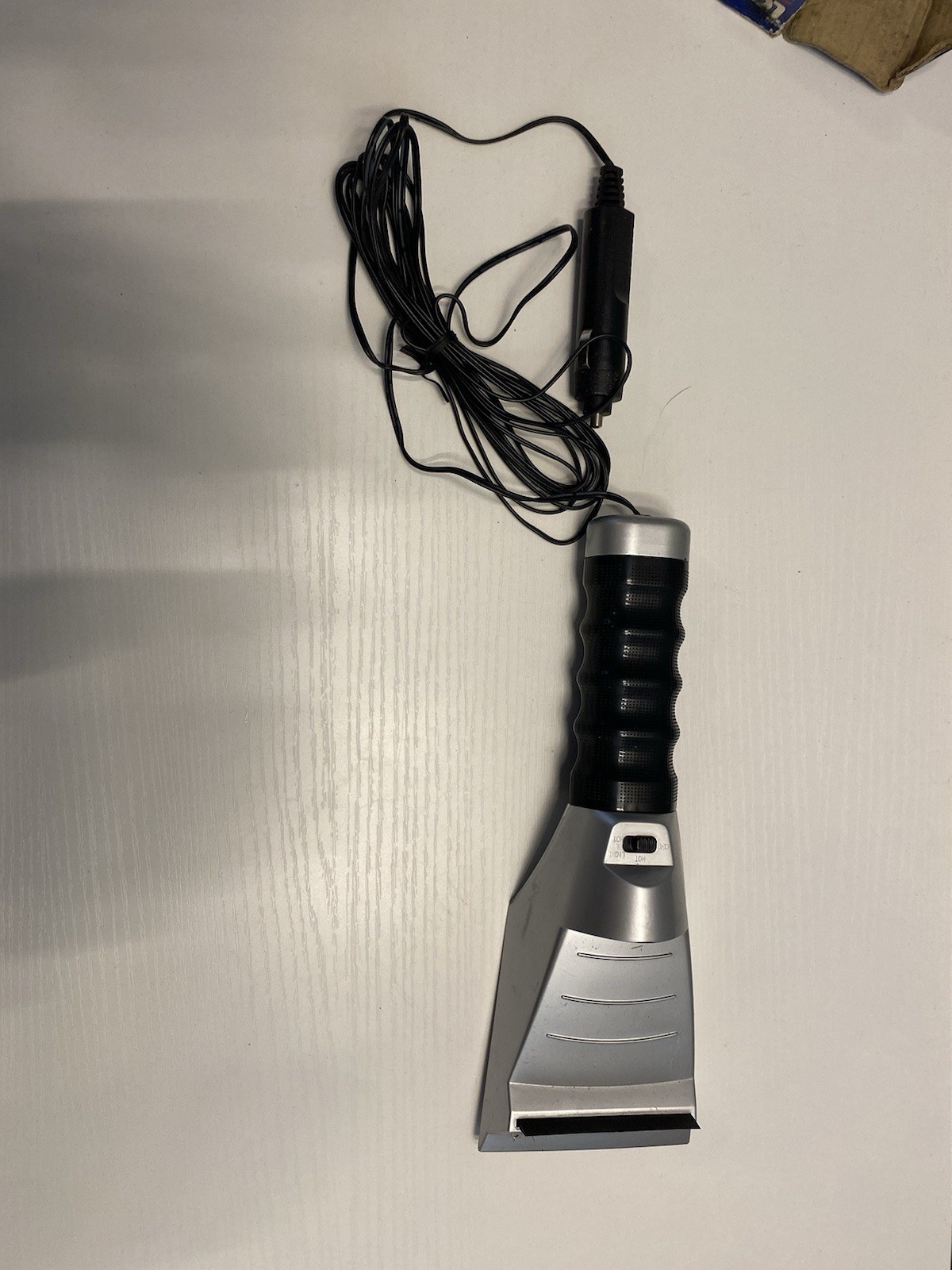 Totes Heated Auto Ice Scraper