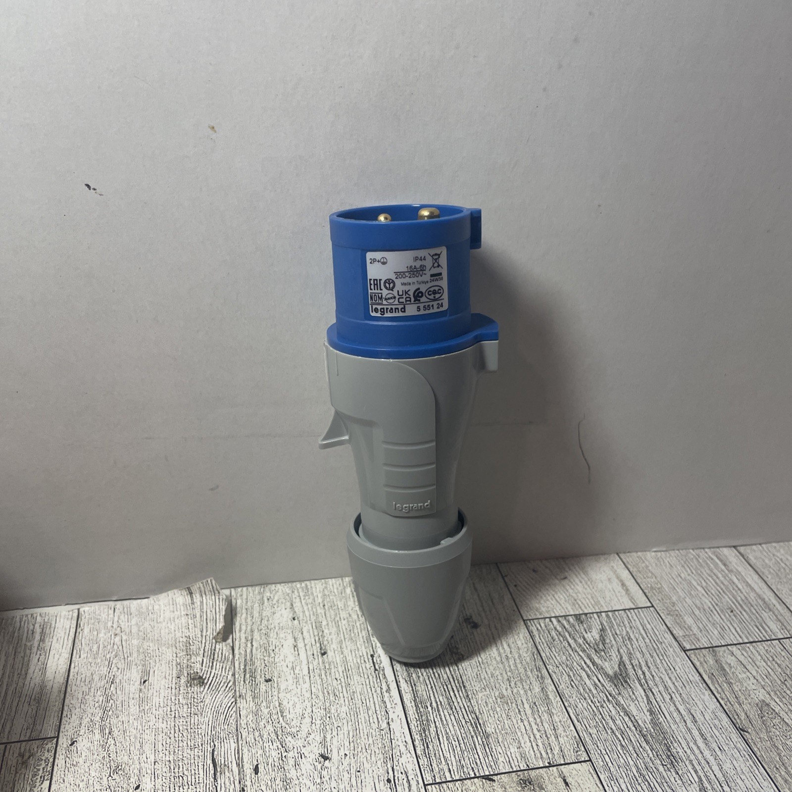 LEGRAND 555124 Straight Plug
