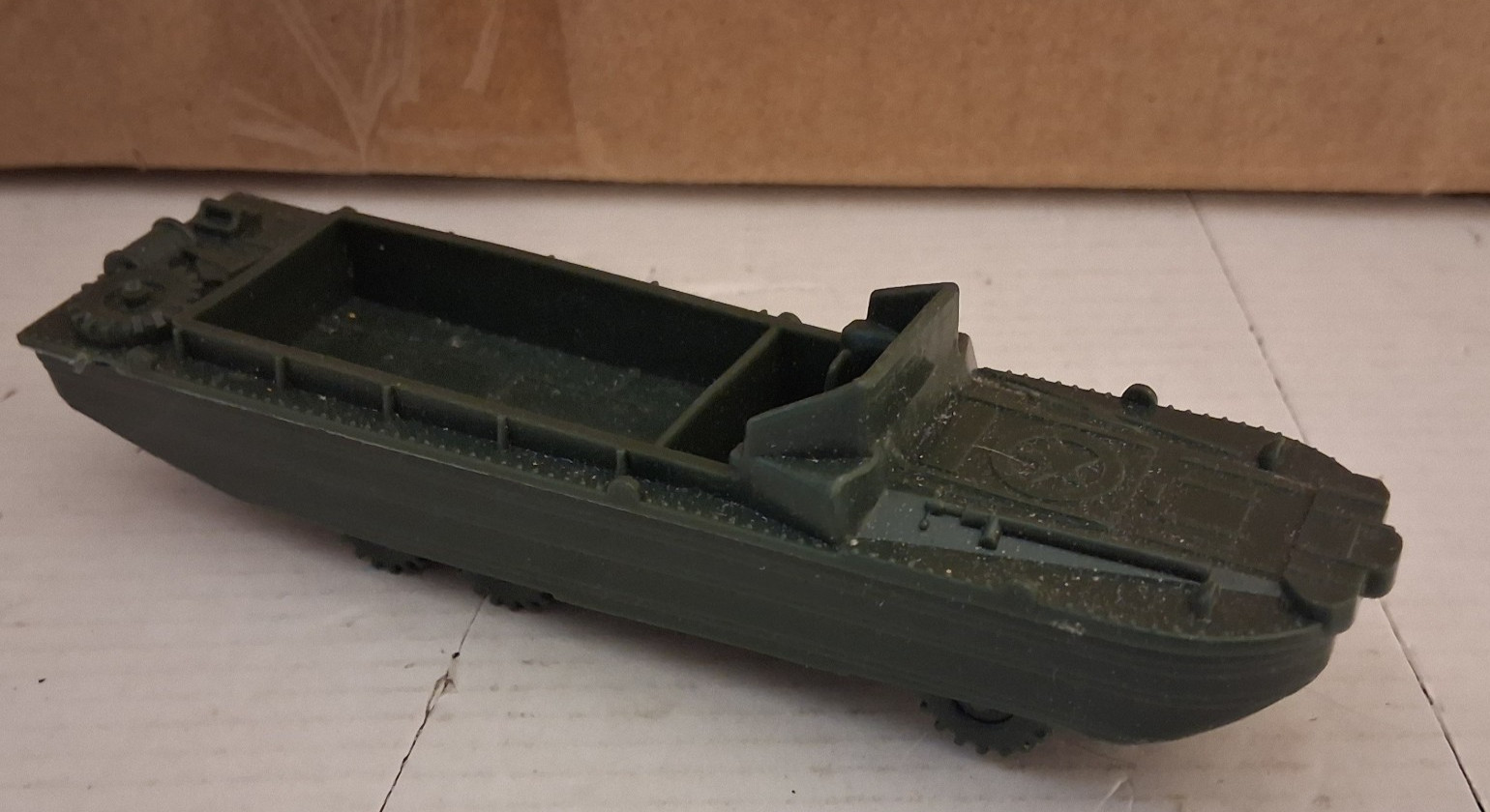 Vintage AIRFIX U.S. AMPHIBIOUS LANDING CRAFT D.U.K.  1/72 minitank