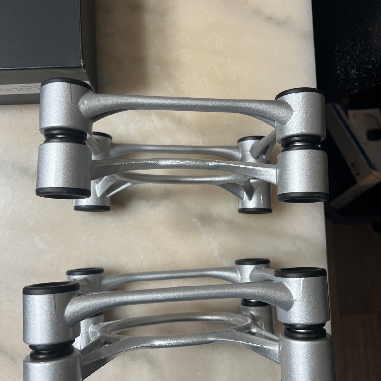 IsoAcoustics Aperta Speaker Stands Aluminum