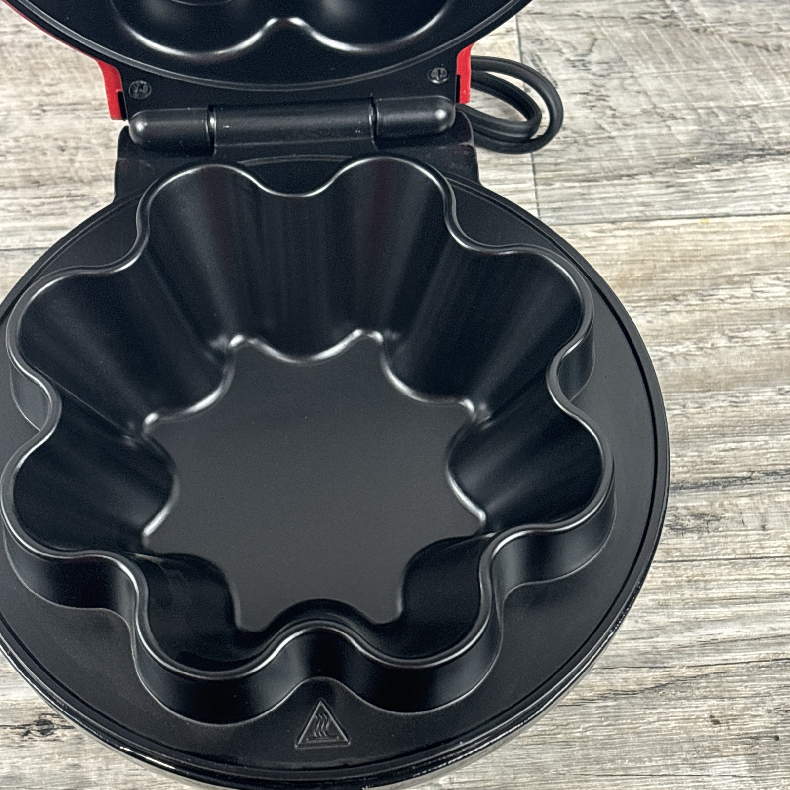 Taco Tuesday Tortilla Shell Maker – Red (Model TTTB1RD)