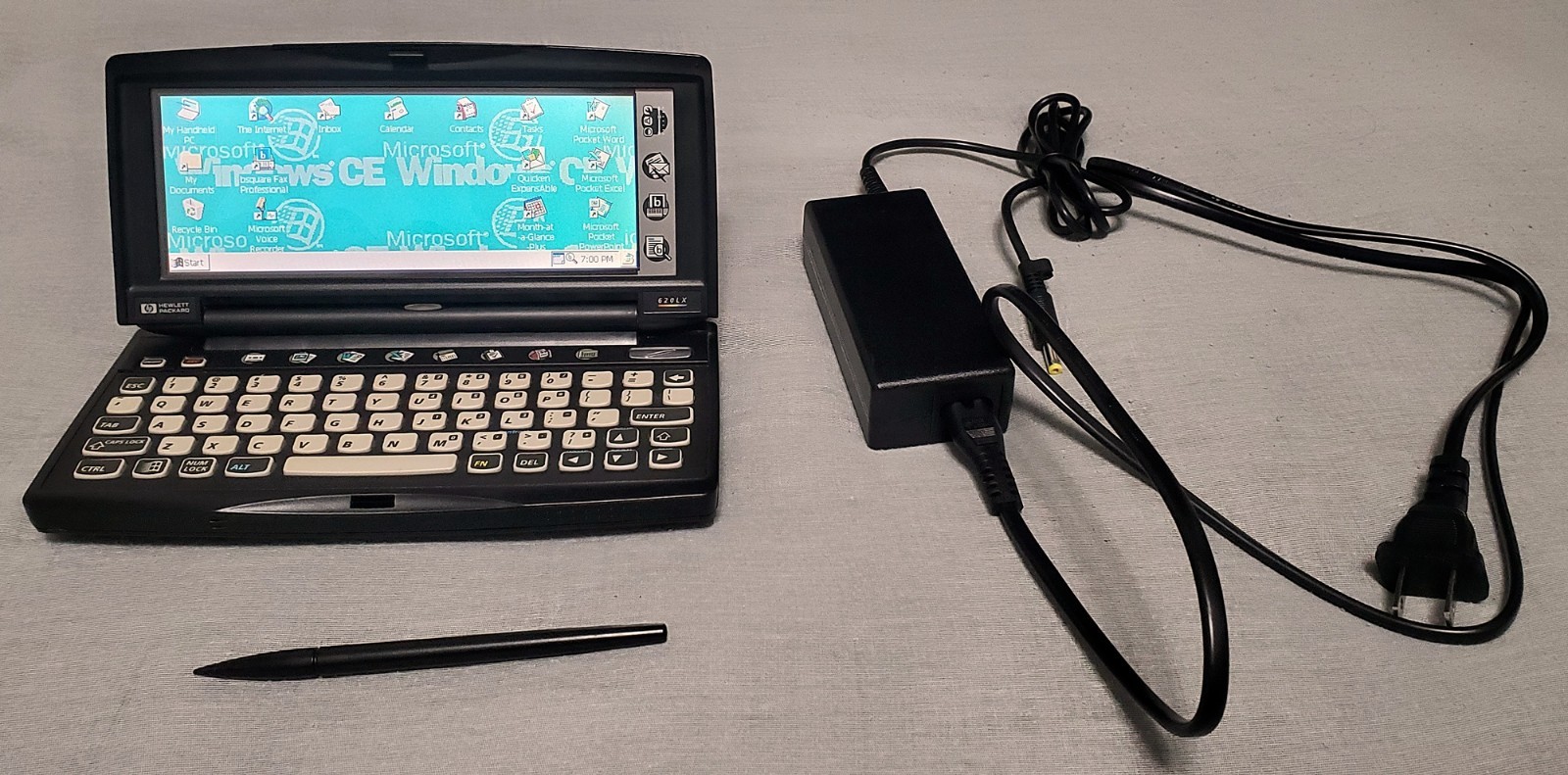 WORKING Hewlett Packard HP 620LX Palm Top Windows CE With Power Cable & Stylus