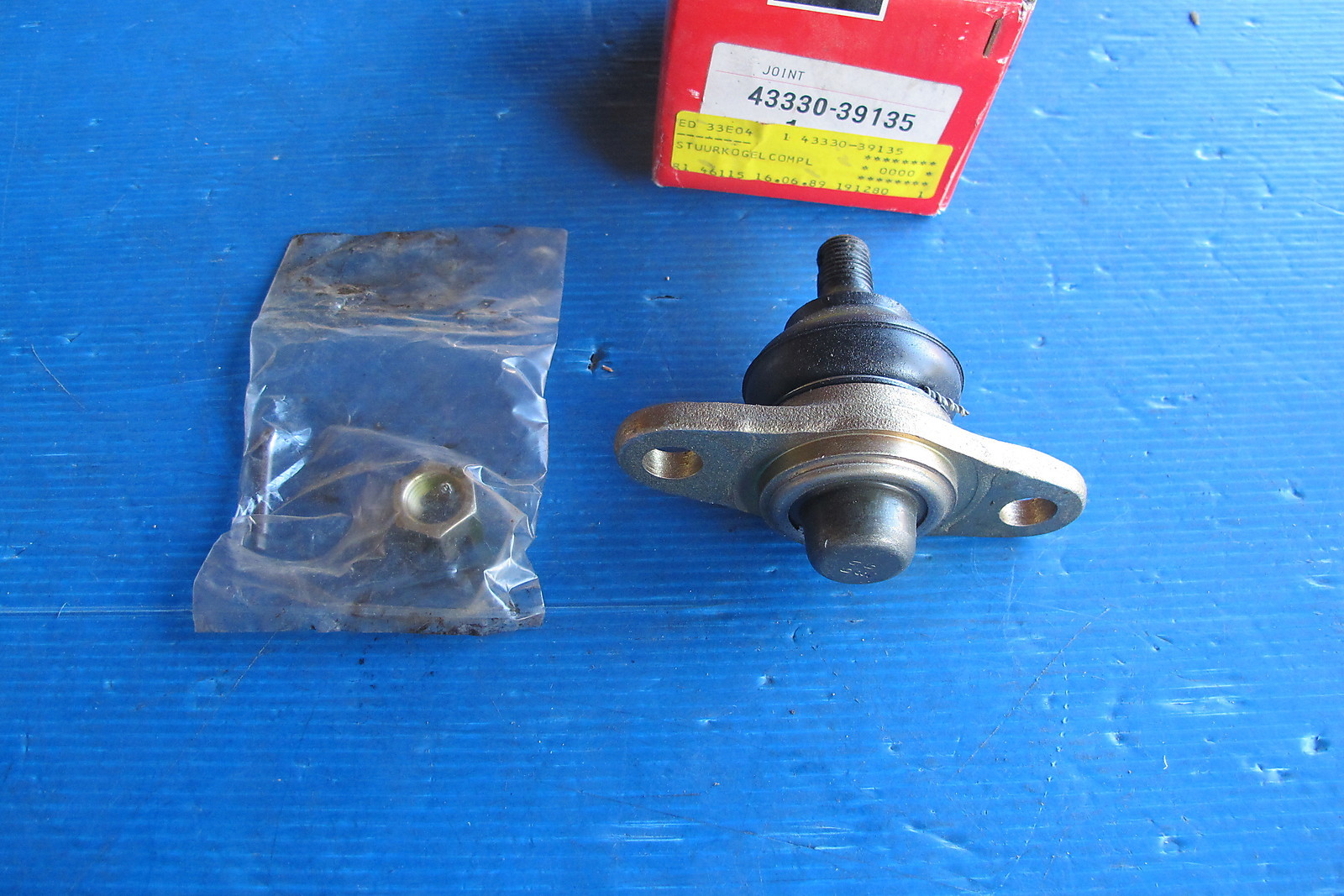 Left Or Right Suspension Ball Joint For Toyota: Camry, MR2