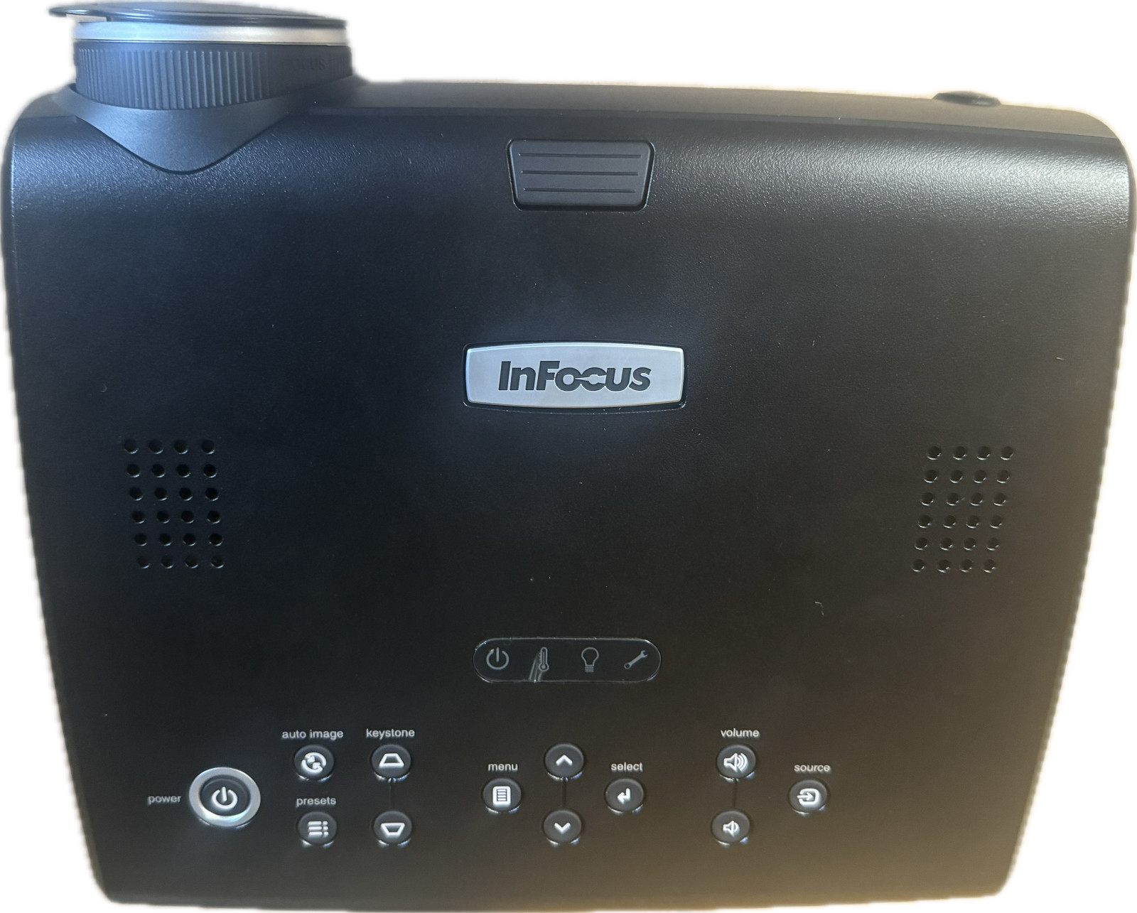 InFocus IN35W W360 WXGA 2500 Lumens DVI VGA S-Video DLP Projector Works 32 Hrs!