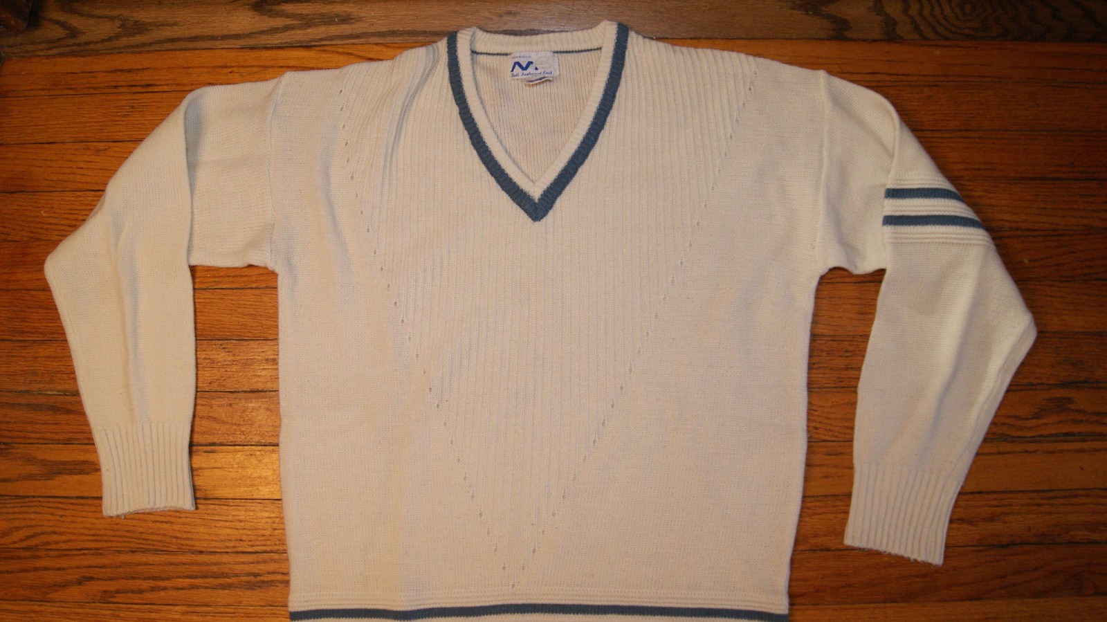 Vintage 70s Mens XL Ivory Blue VNeck Tennis Sweater MB Full Fashioned Knit