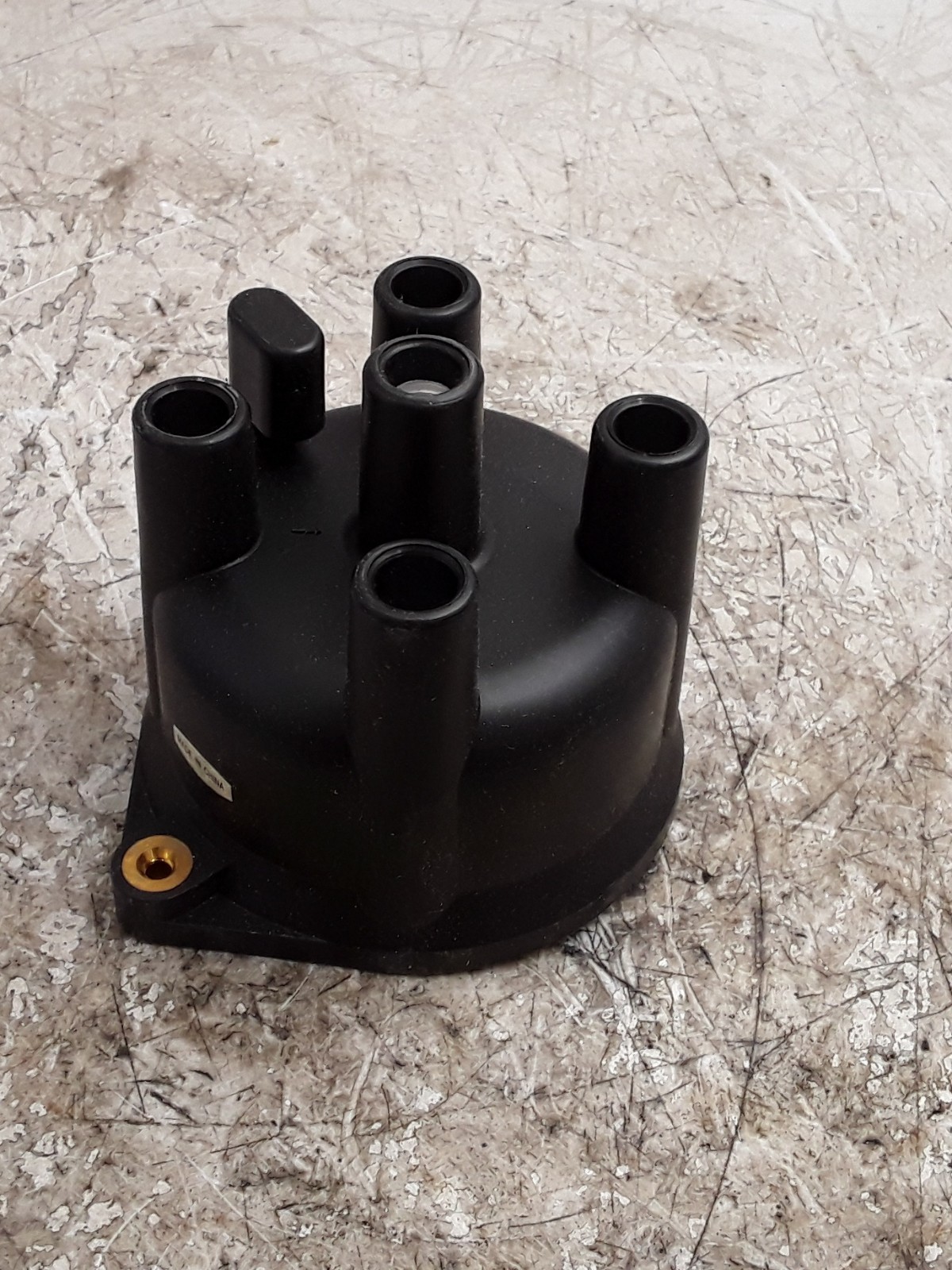 Nissan 22162-78A10 Distributor Cap