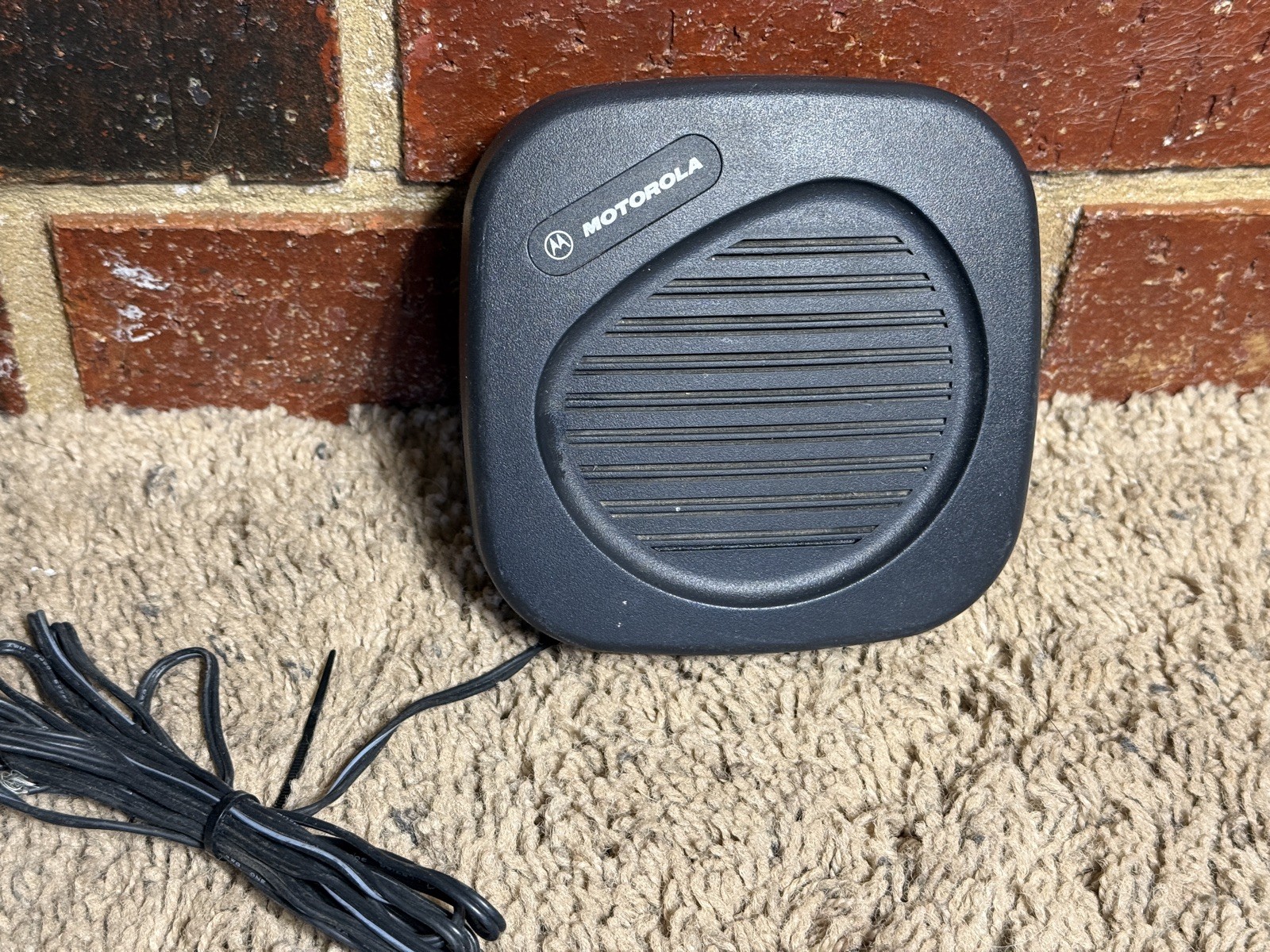 Motorola HSN4024A Wired External Speaker Radio two way two-way CB Black OEM CDM