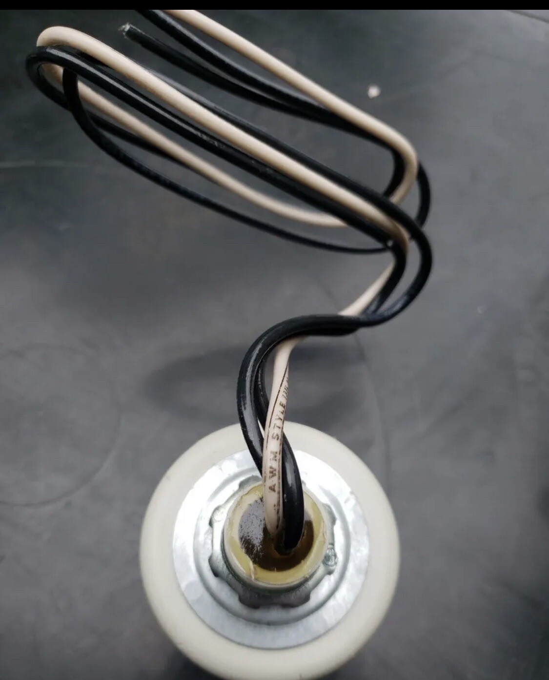 LA 302-R DELTA LIGHTNING SINGLE PHASE 3 WIRE 125-250 VOLT