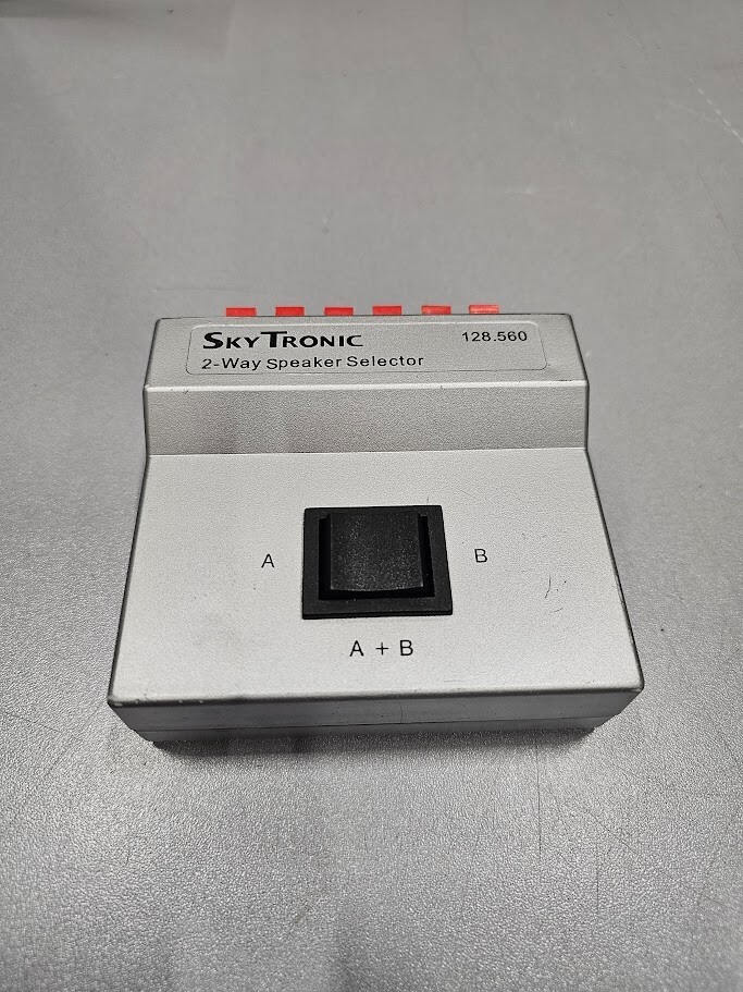 SkyTronic 128.560 2-Way Speaker Selector - Working, Signs of Use, No Accessories