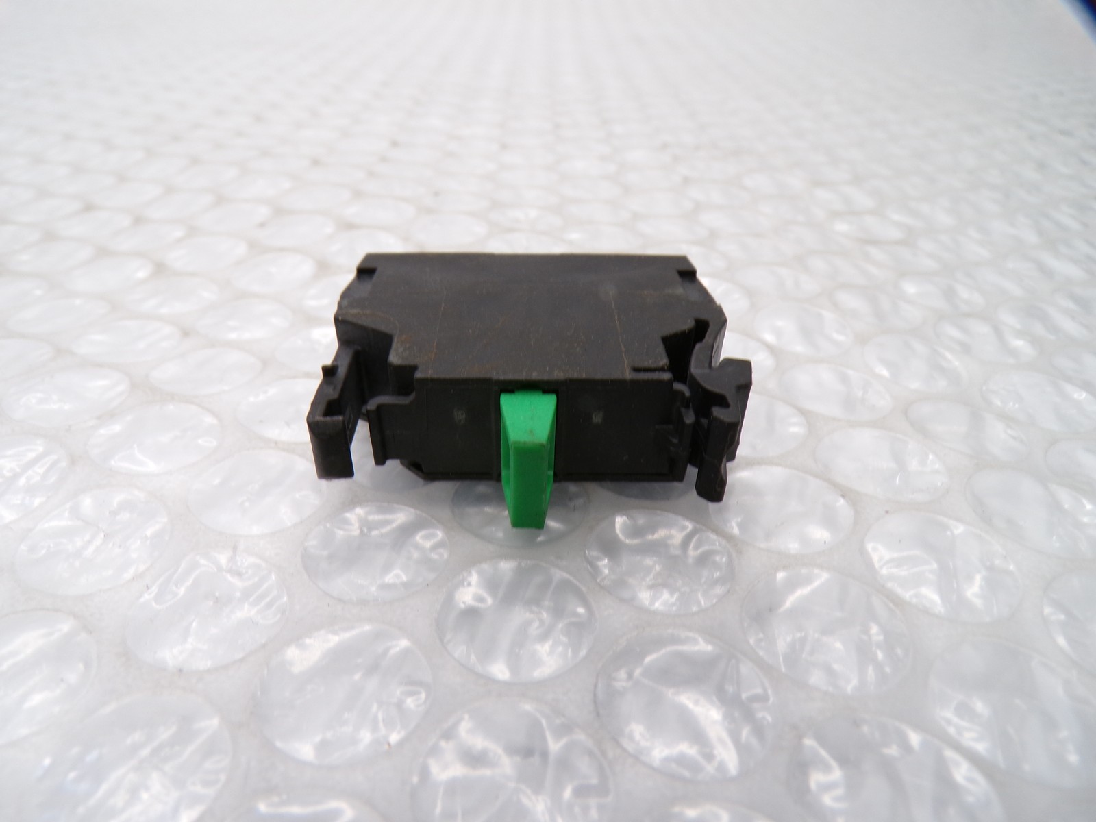 SIEMENS 3SU1400-1AA10-1BA0 CONTACT BLOCK NSNP.