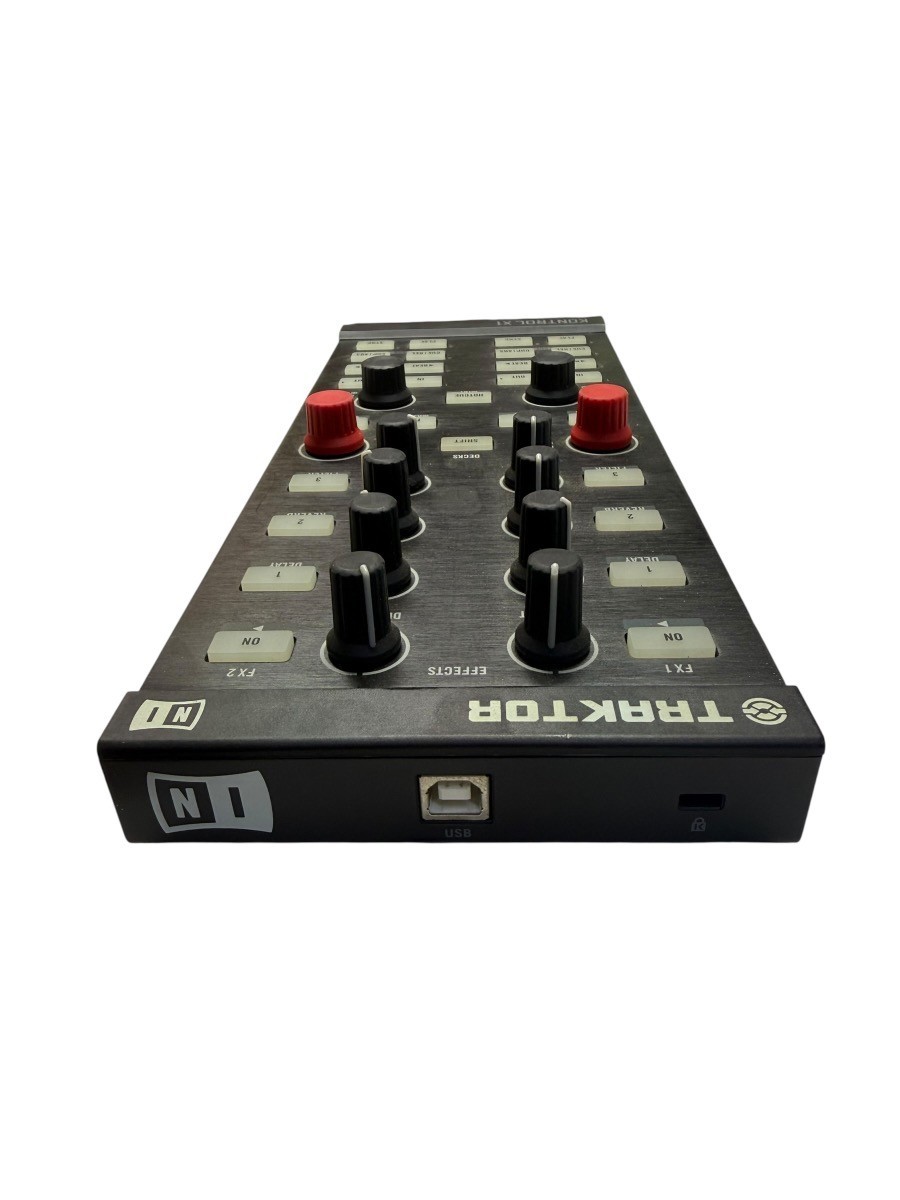 Native Instrument Traktor Kontrol X1 Protable DJ Controller