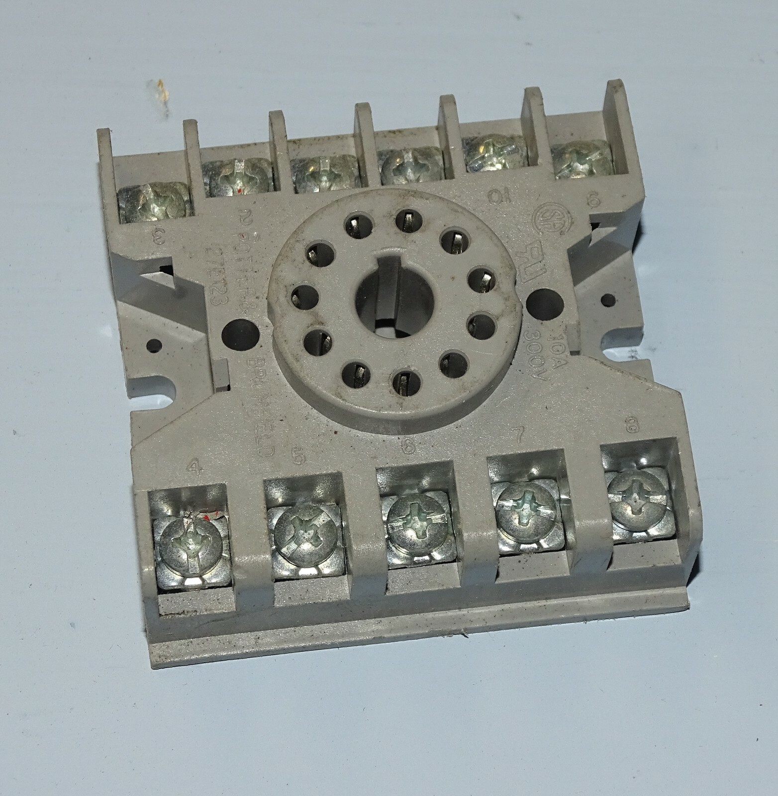 New Potter Brumfield 27E123 relay socket - 11 pin - 300V - 10 A