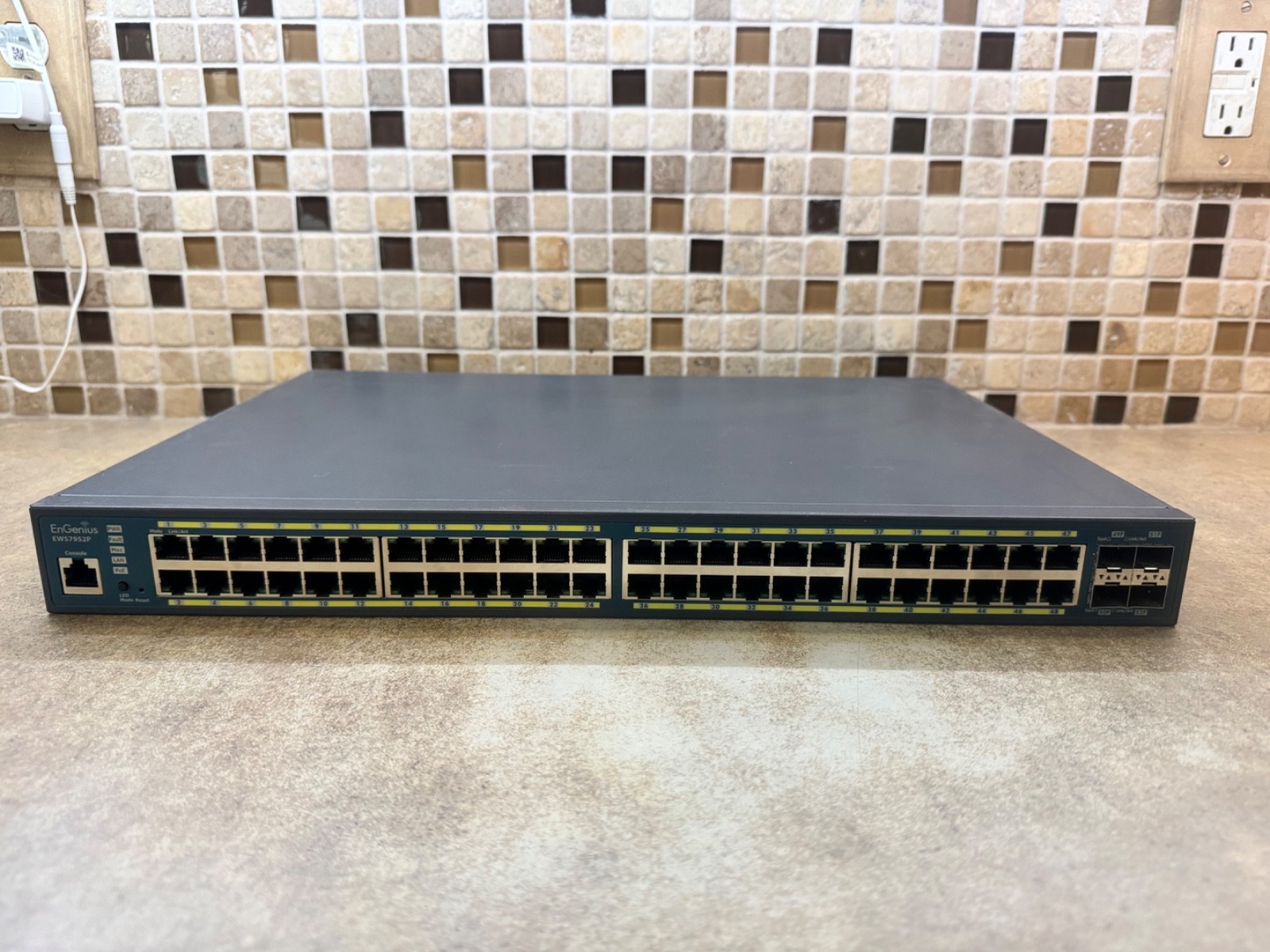 EnGenius EWS7952P - Gigabit 410W PoE+, 48-Port, Layer 2 Managed Switch