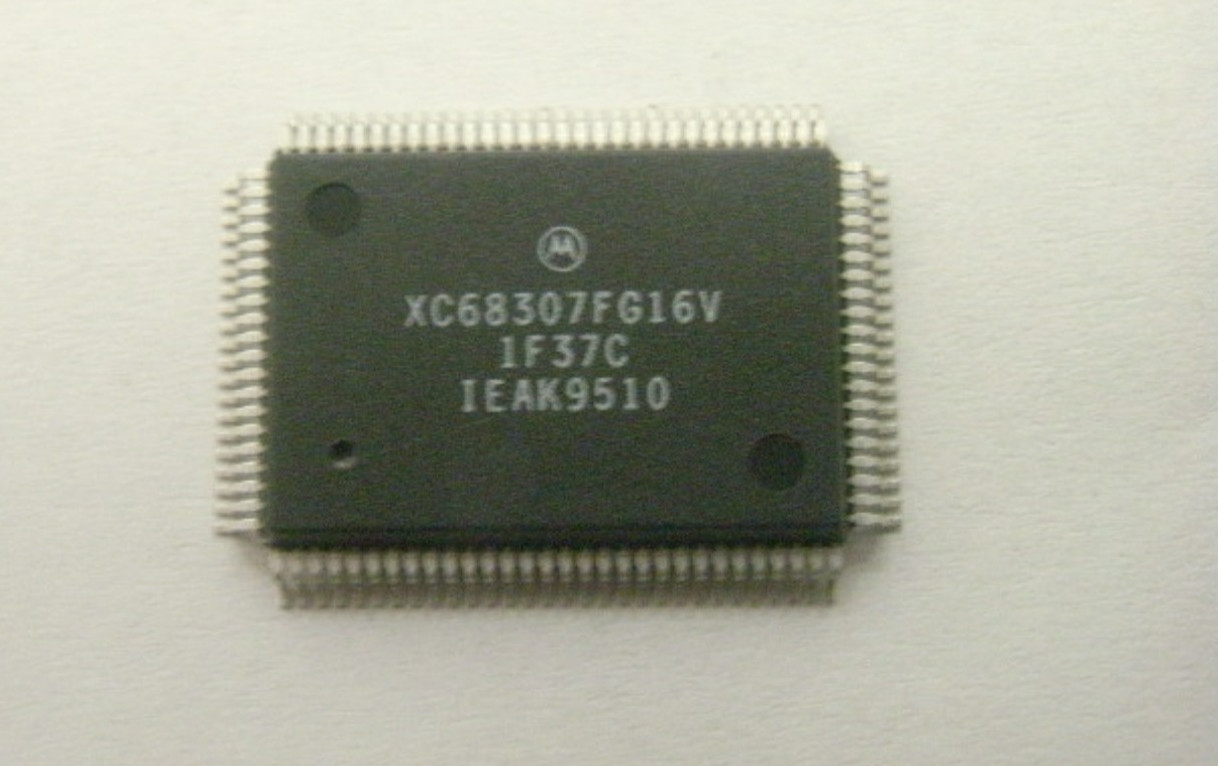 XC68307FG16V - MOTOROLA - Microcontroller, 16.67MHz, HCMOS, PQFP100 ( 1 PC