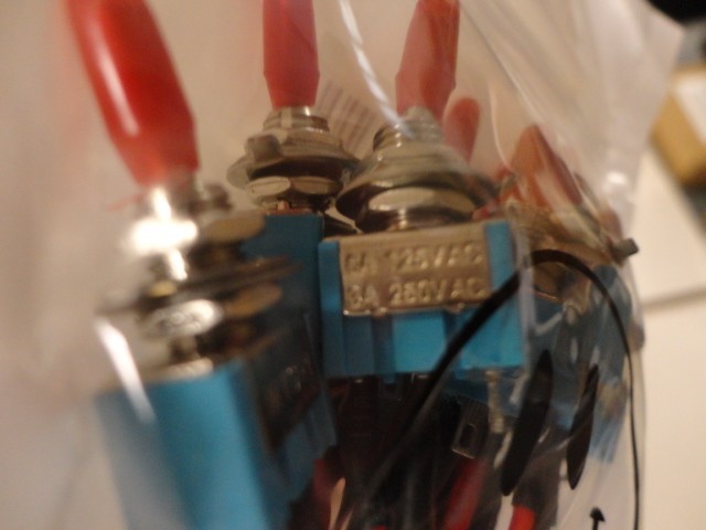 Mini Toggle Switches VONVOFF Model BD-246 On / Off 50pcs