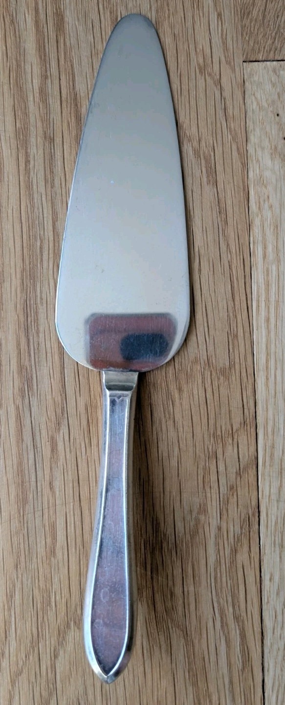WM A Rogers? Stainless Pie Pastry Server 10"