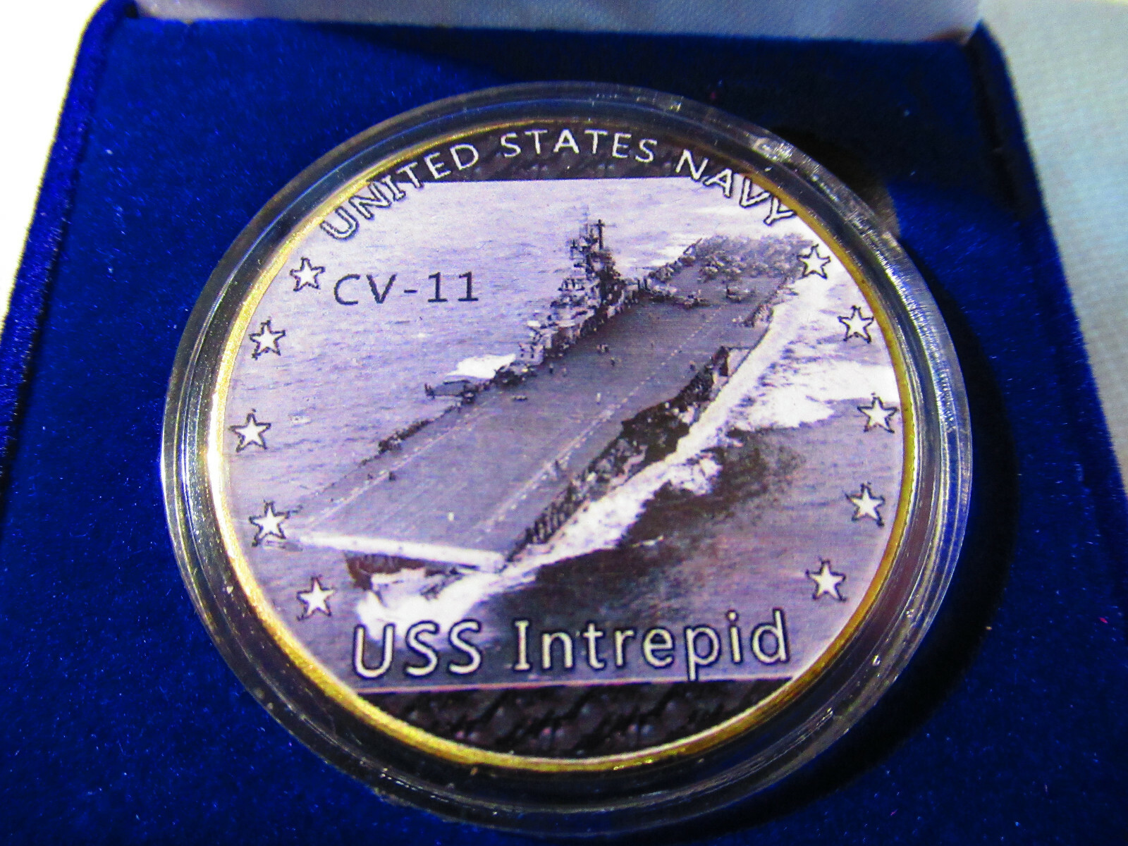 US NAVY - USS INTREPID CV-11 Challenge Coin w/ Presentation Box