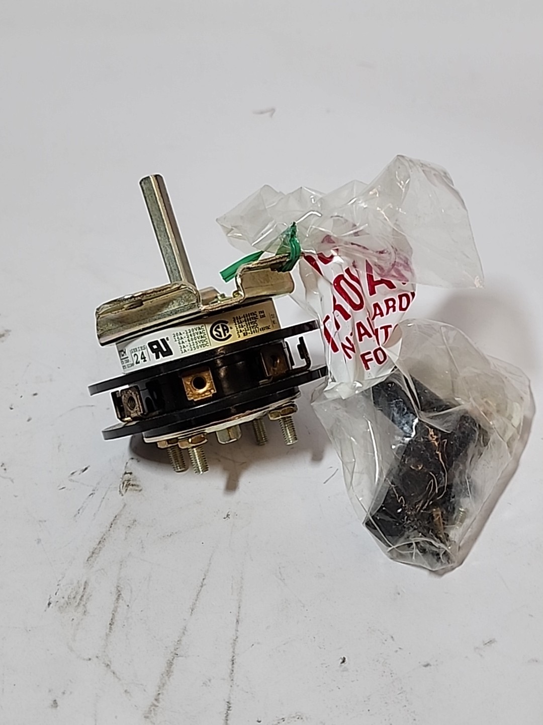 Electroswitch 24201D Series 24 Rotary Control Switch 20A 600VAC Panel Mount