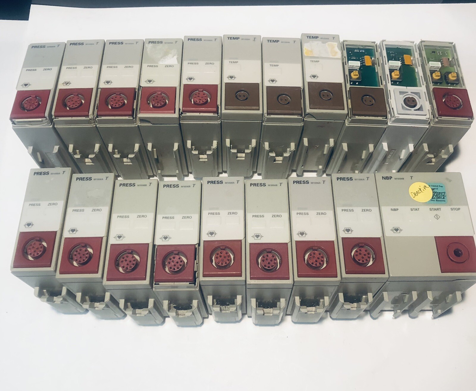 Lot of 20 Hewlett Packard HP Agilant Patient Monitoring Modules For Parts Only