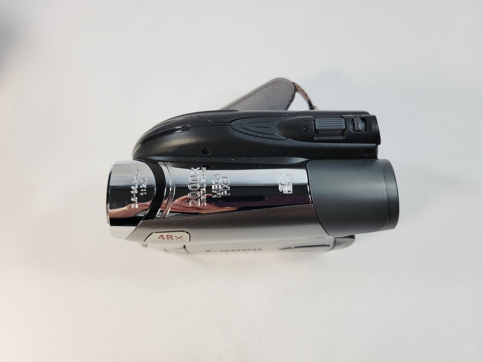 Canon DC330 DVD Camcorder with 37x Optical Zoom, Bundle