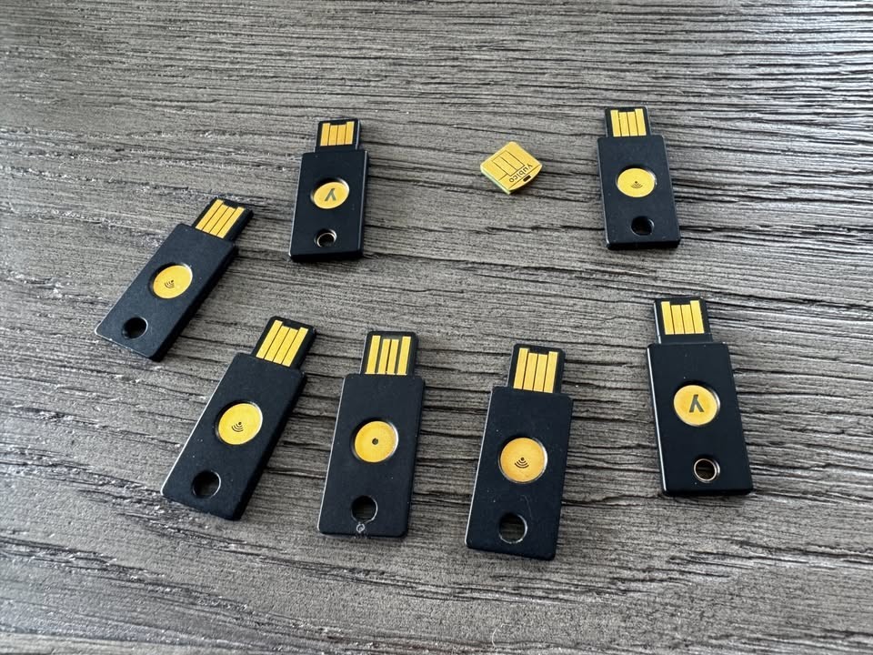 YubiKey Lot of 8 — 2x YubiKey 4, 4x NEO NFC, Standard + Mini — Factory Reset