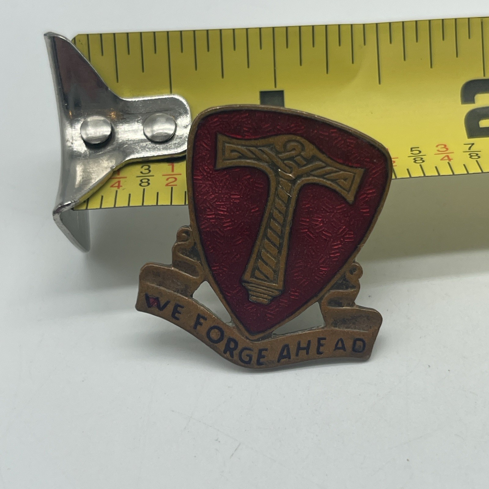 U.S. Military 8th Maintenance Support Battalion DI DUI Crest Pin WE FORGE AHEAD