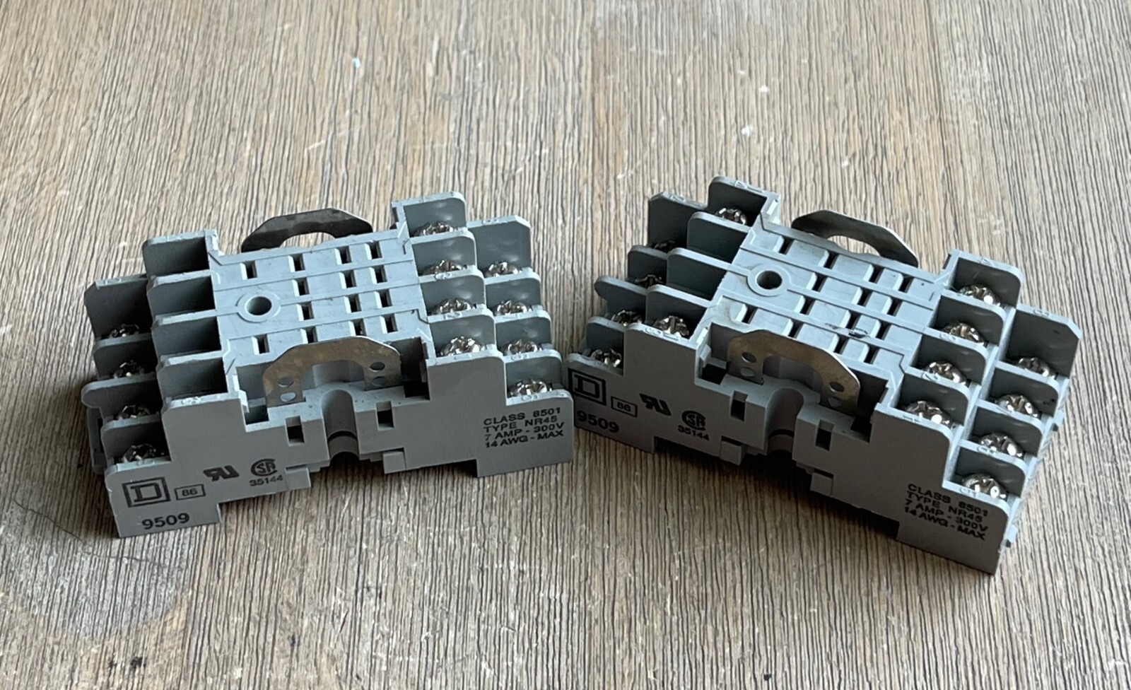 SQUARE D CLASS 8501 TYPE NR45 RELAY SOCKET BASE 14 PIN 7A 300V LOT OF 2