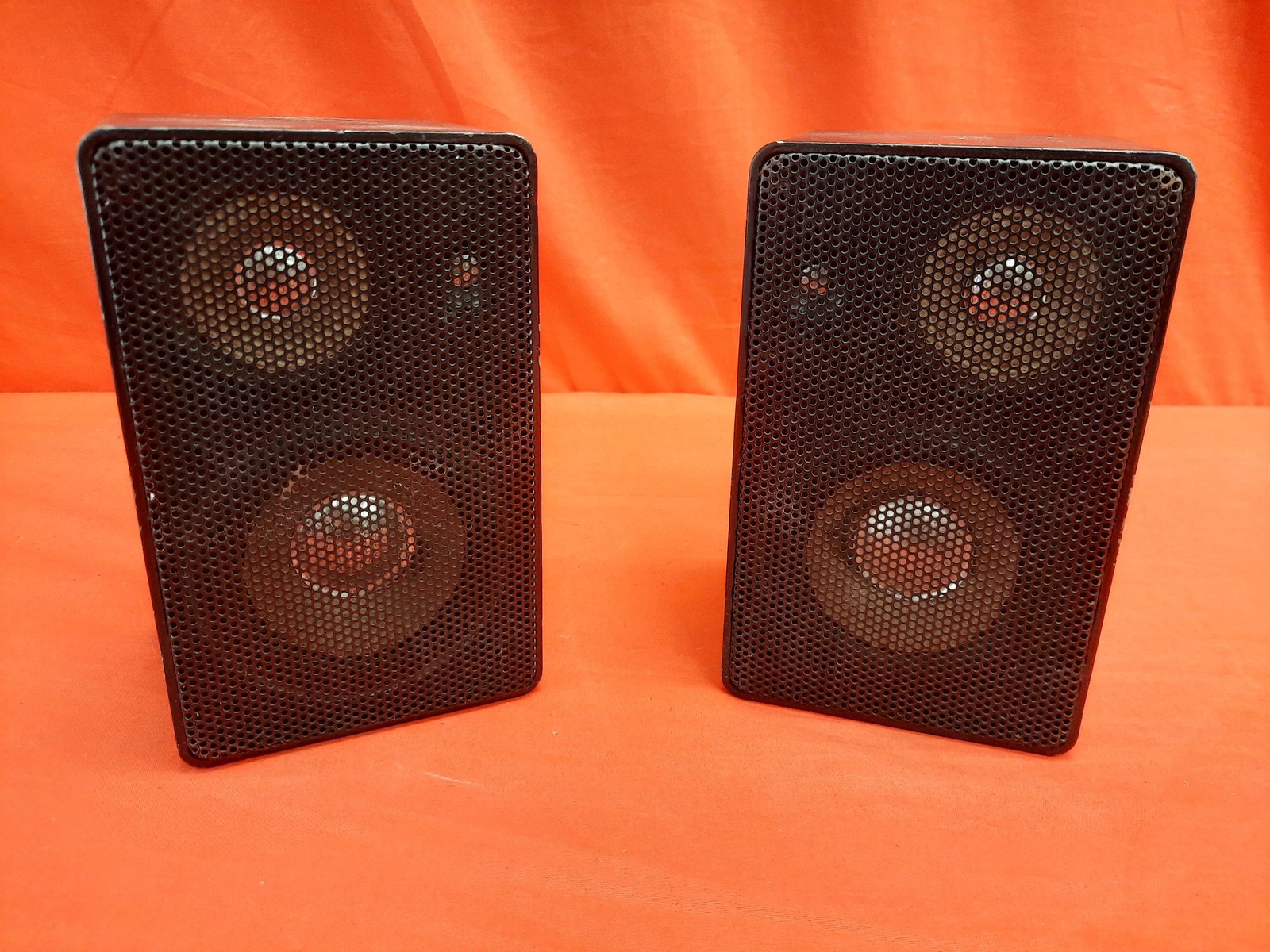 Generic Left And Right Wired Speakers L/r Black 9823