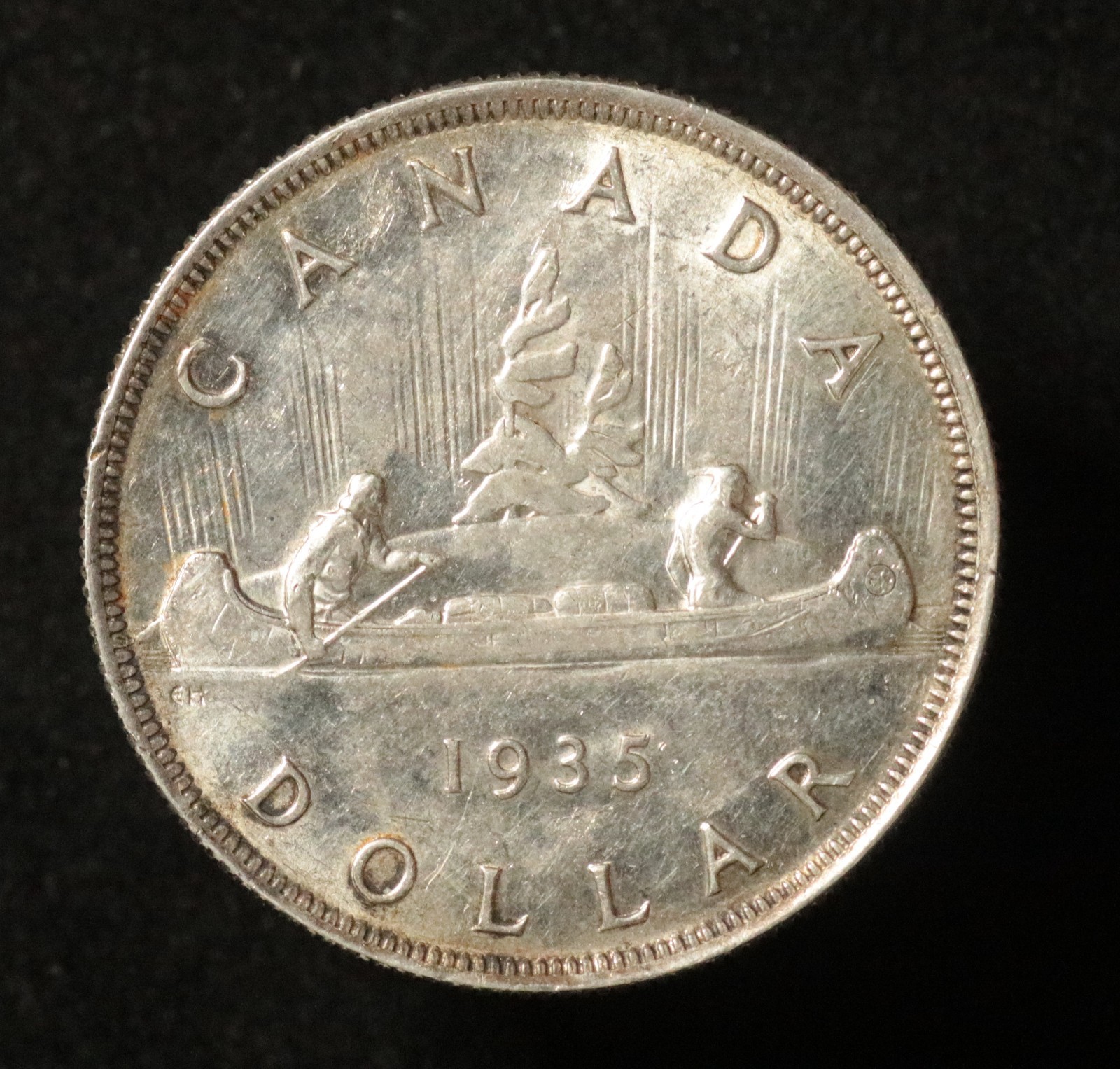 Canada 1935 Dollar - George V - Silver - High Grade Lustre!