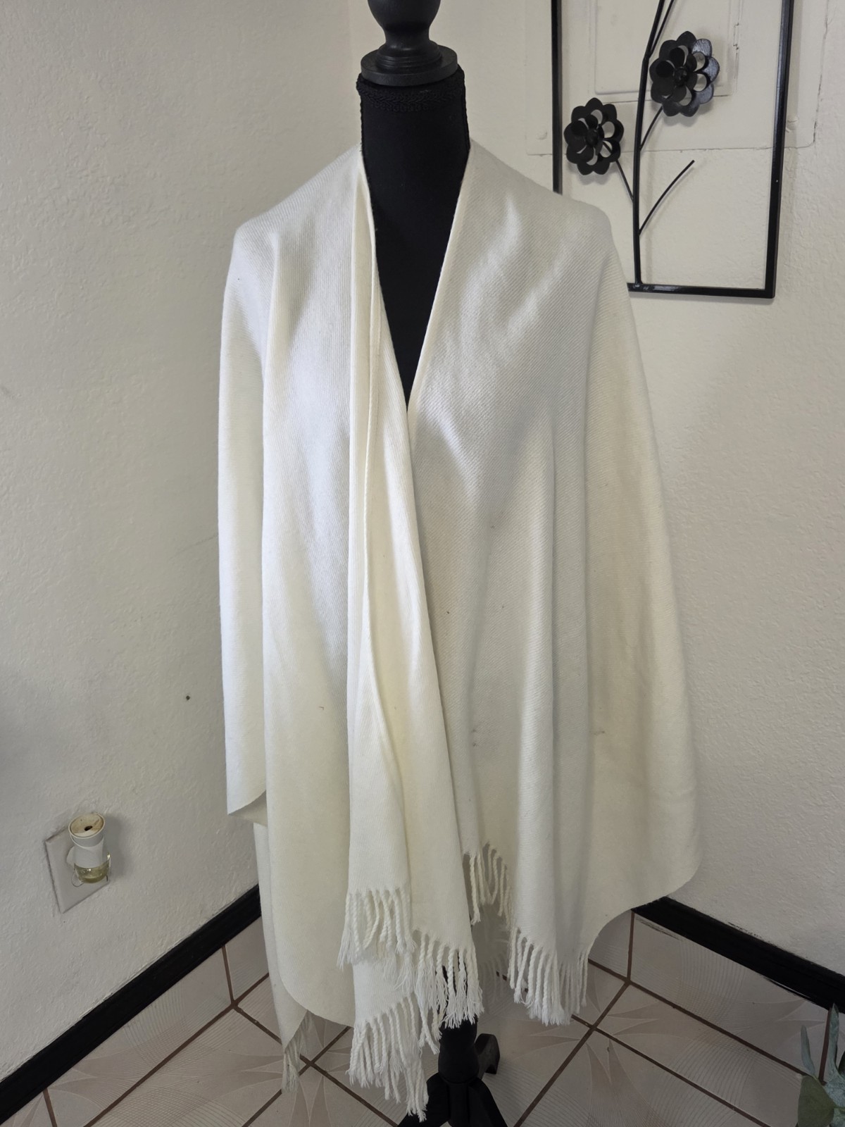 Cashmink Elegnt Poncho V Fraas Scarf Solid Cream Cashmink Long Fringe Soft Warm