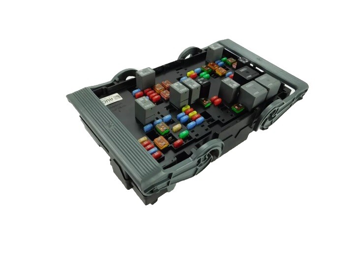 Fuse Box Relay Junction Block 22798217 OEM Cadillac Chevrolet GMC 2010-2014 AWC