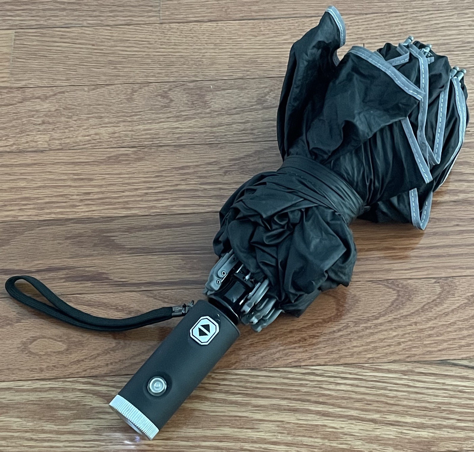 Inverted Umbrella With LED Flashlight