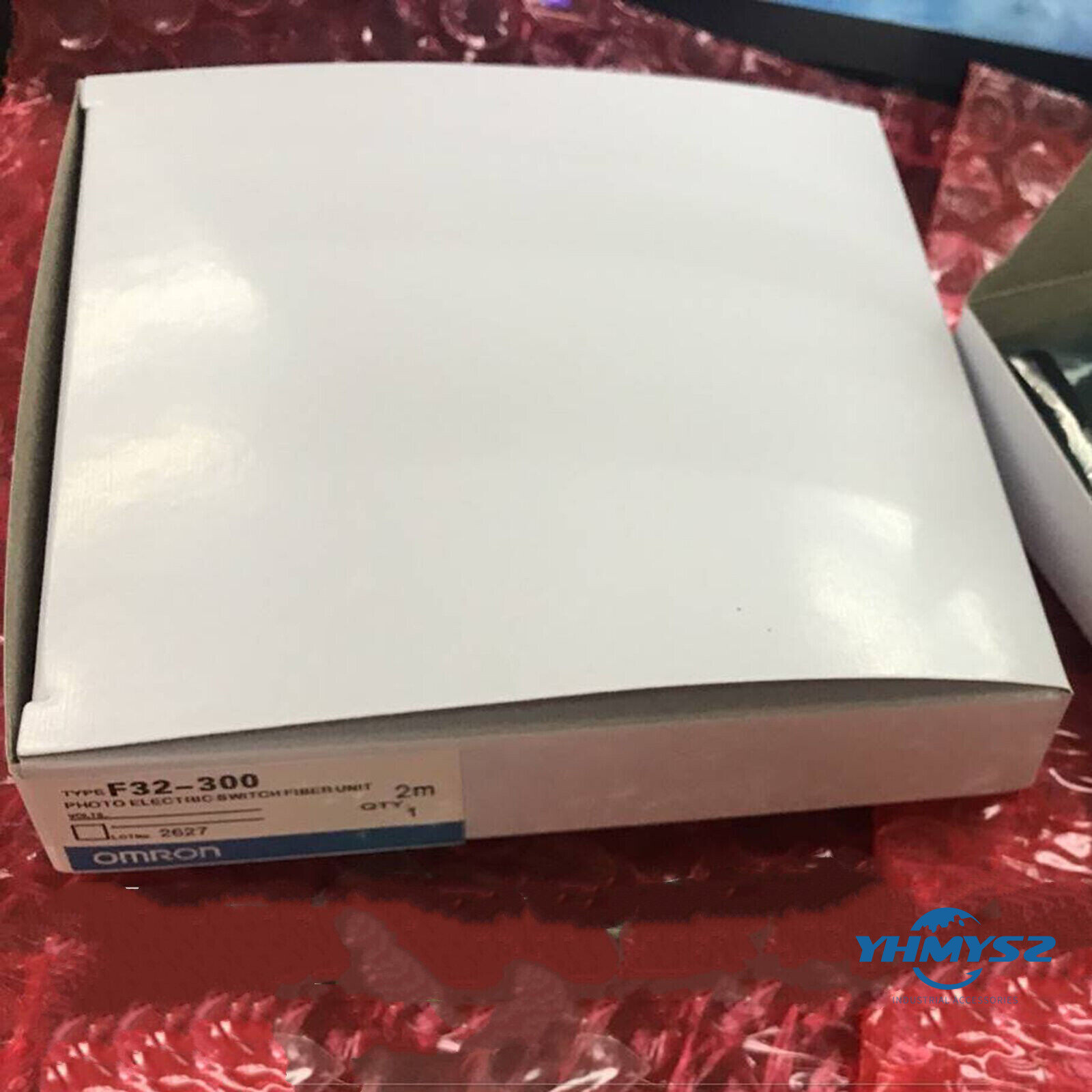 1PC Omron F32-300 F32300 Photoelectric Switch Sensor New Expedited Shipping
