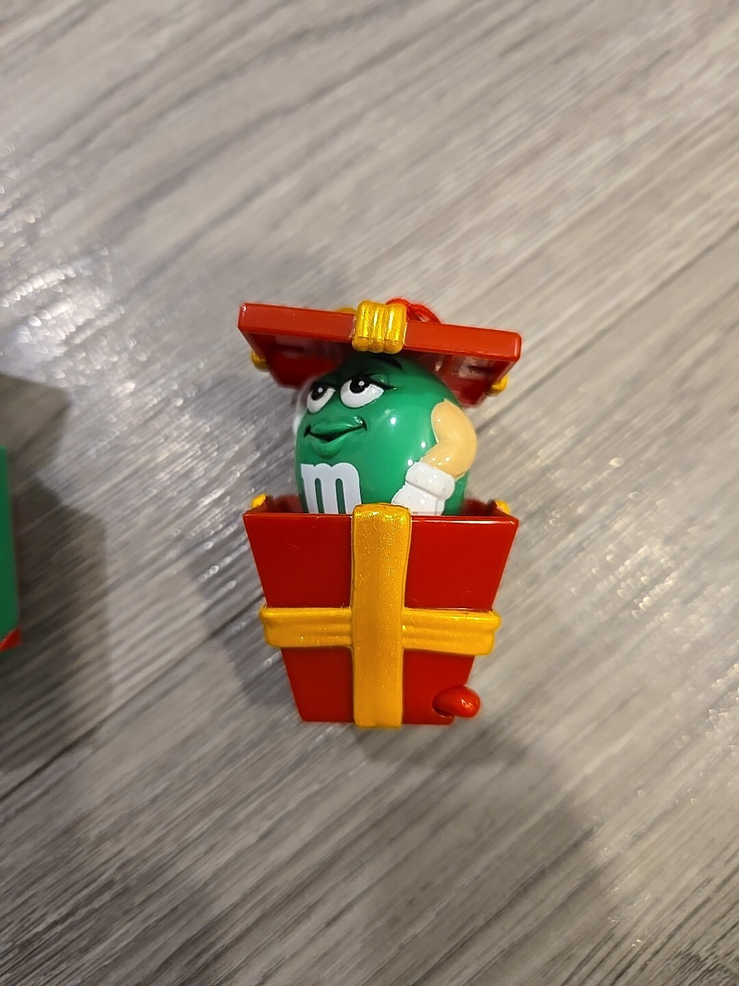 (2) WORKING M & M 's Red Green Pop Up Gift Box Present Christmas Tree Ornament
