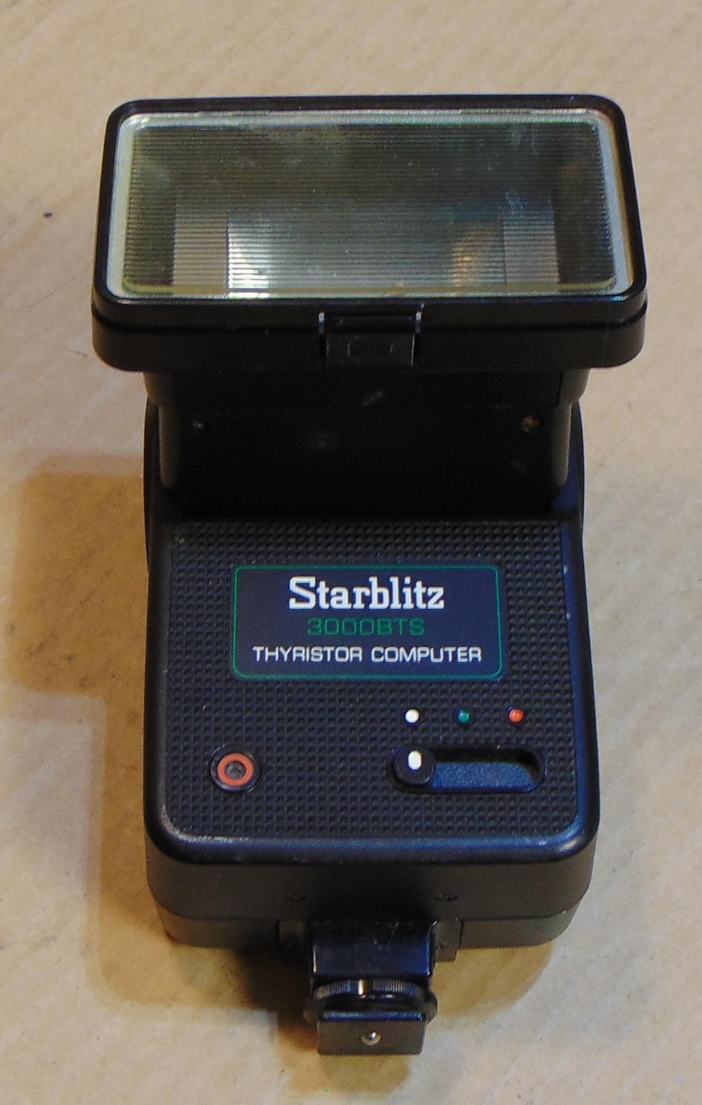 Starblitz 3000BTS Thyristor Computer Flash Unit with Filter Kit
