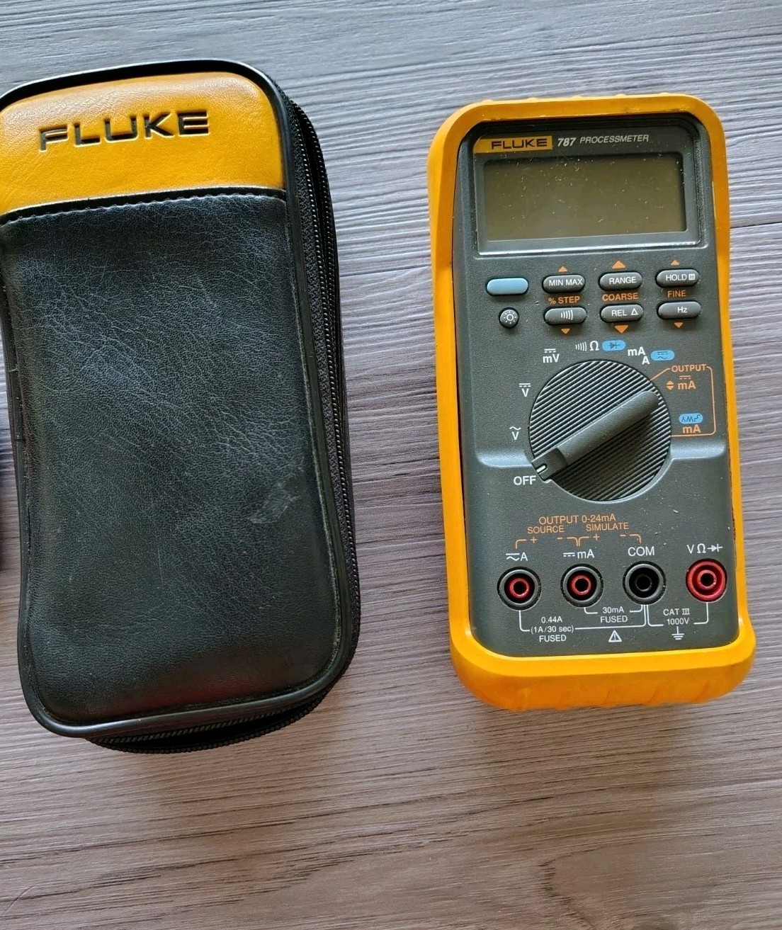 Fluke 787 ProcessMeter Calibrator Meter Multimeter