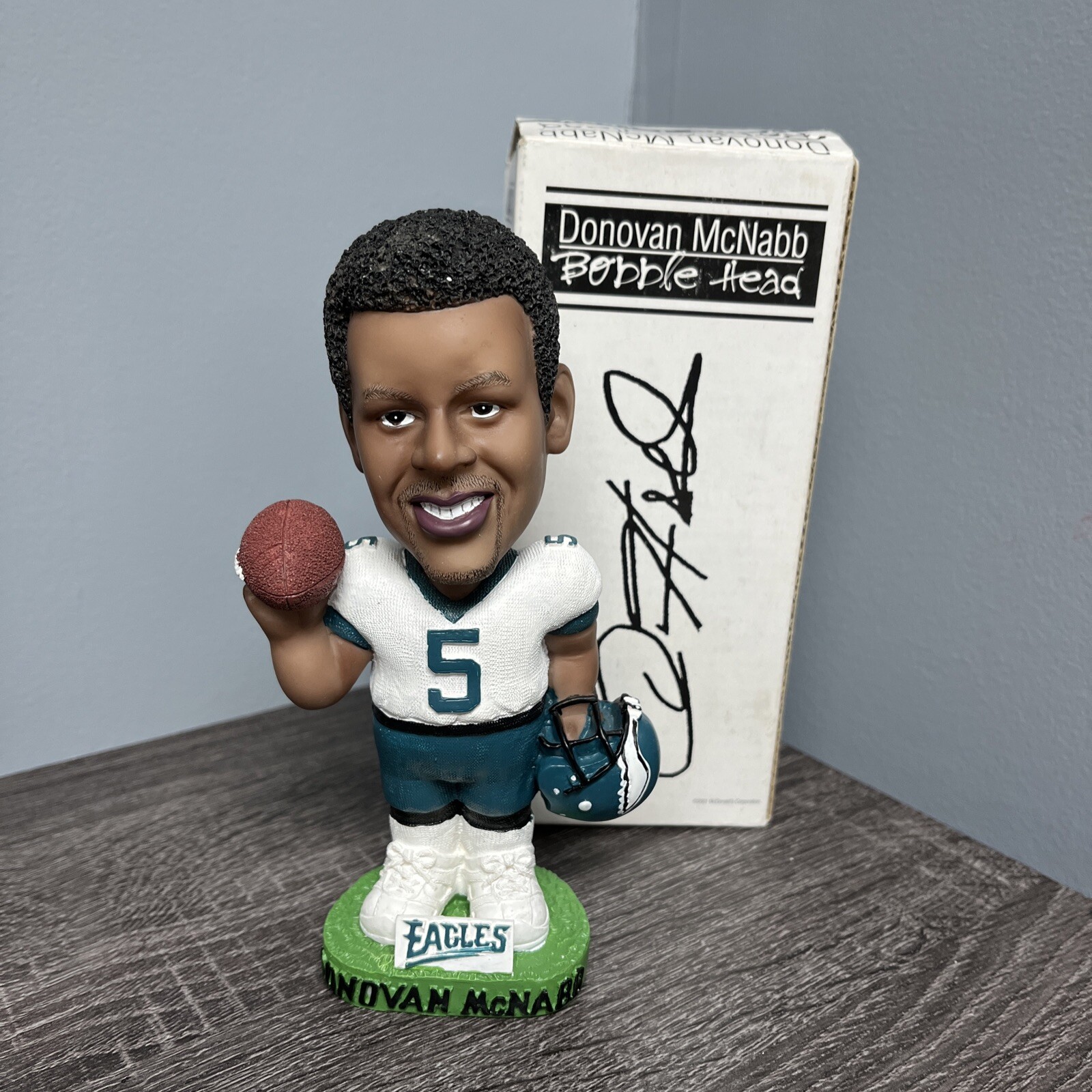 DONOVAN MCNABB  Philadelphia Eagles Football Bobblehead Doll McDonald's 2001 NIB