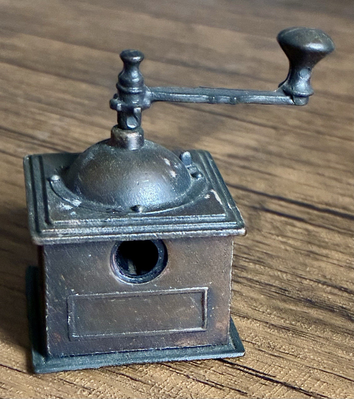 VINTAGE COFFEE GRINDER BRONZE/ MINIATURE METAL COLLECTIBLE PENCIL SHARPENER