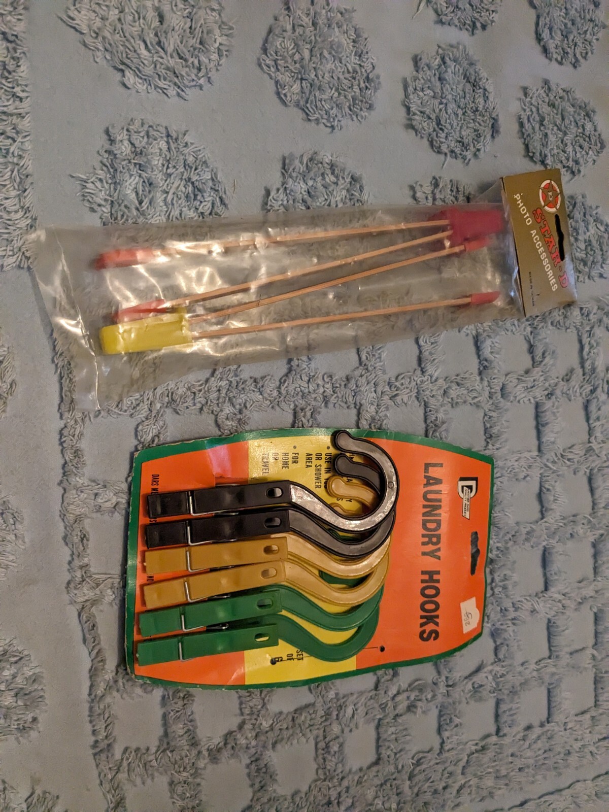NEW STAR-Darkroom Tongs & Set of Clothespin Hangers