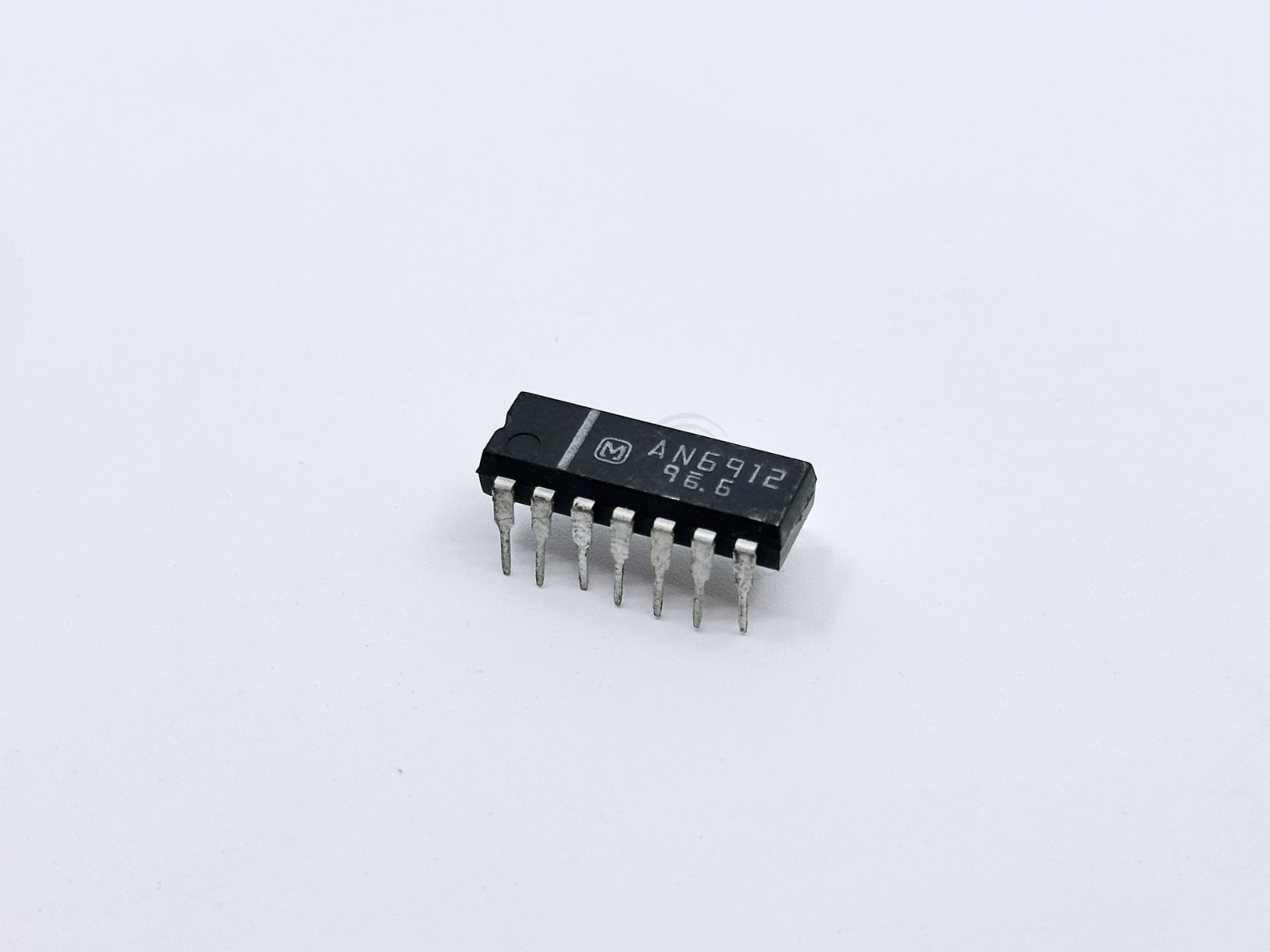 AN6912 Matsushita Quad Comparator Open Collector DIP-14
