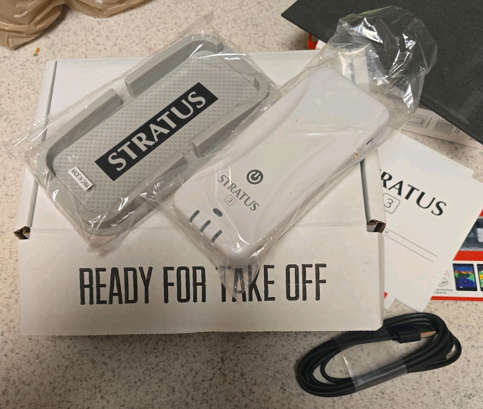 Stratus 3 Kit ADS-B Recevier w/Mounting Cradle Suction Cup Bundle