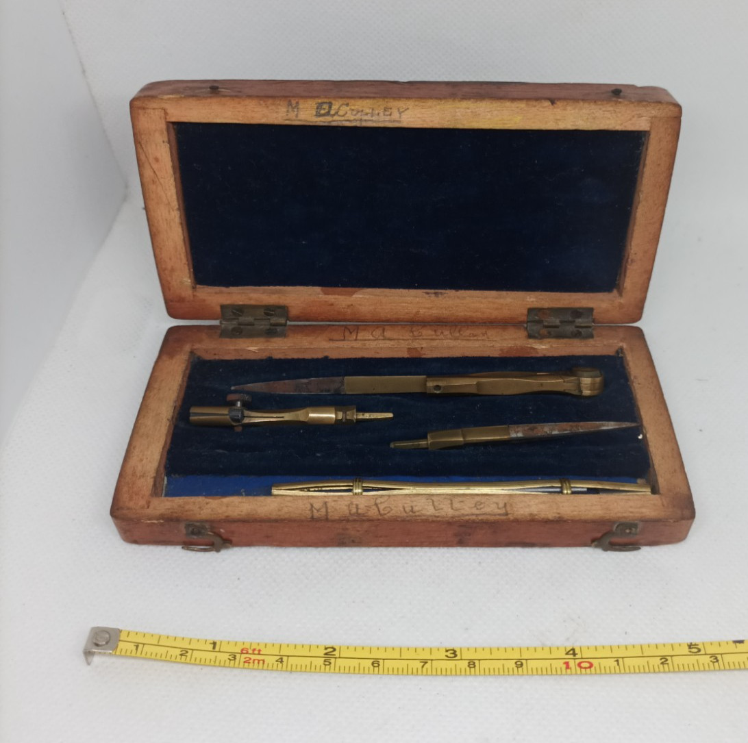 Vintage Wooden Boxed Drawing Instruments Draughtsman's Compass  ?